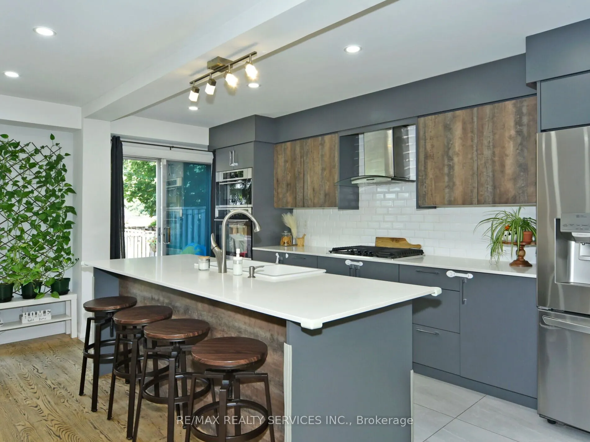 46 Lindisfarne Way E, #80