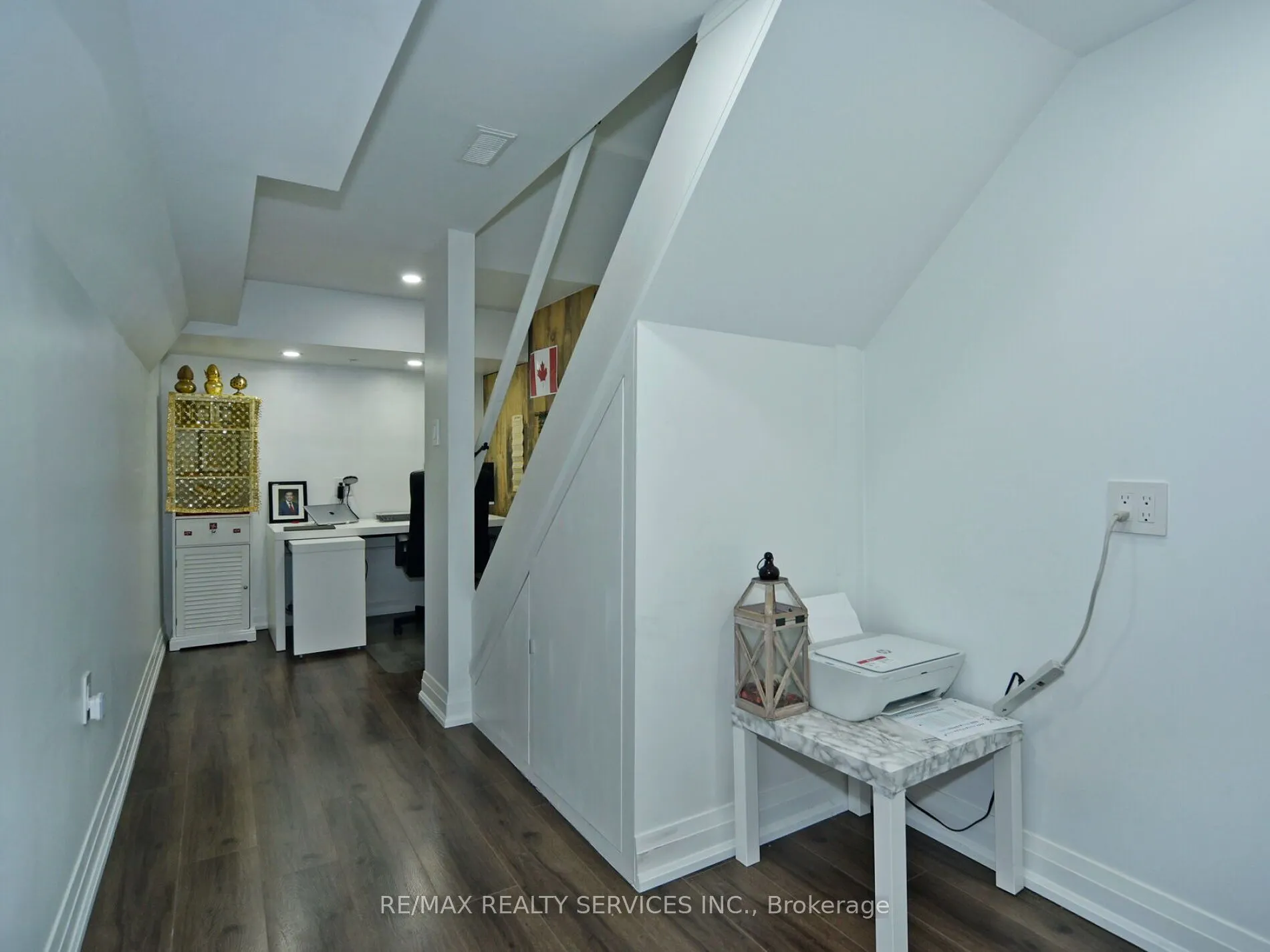 46 Lindisfarne Way E, #80