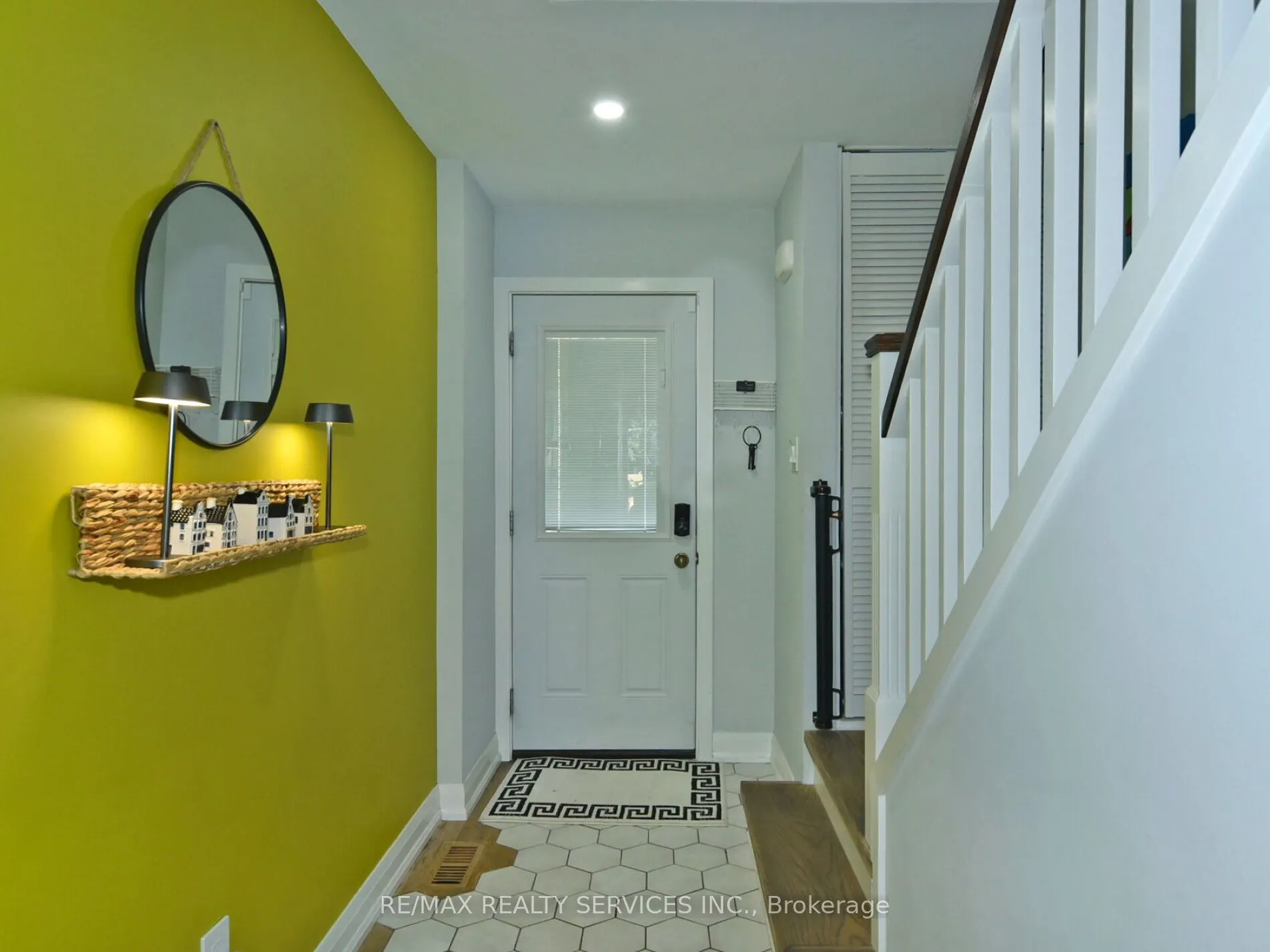 46 Lindisfarne Way E, #80