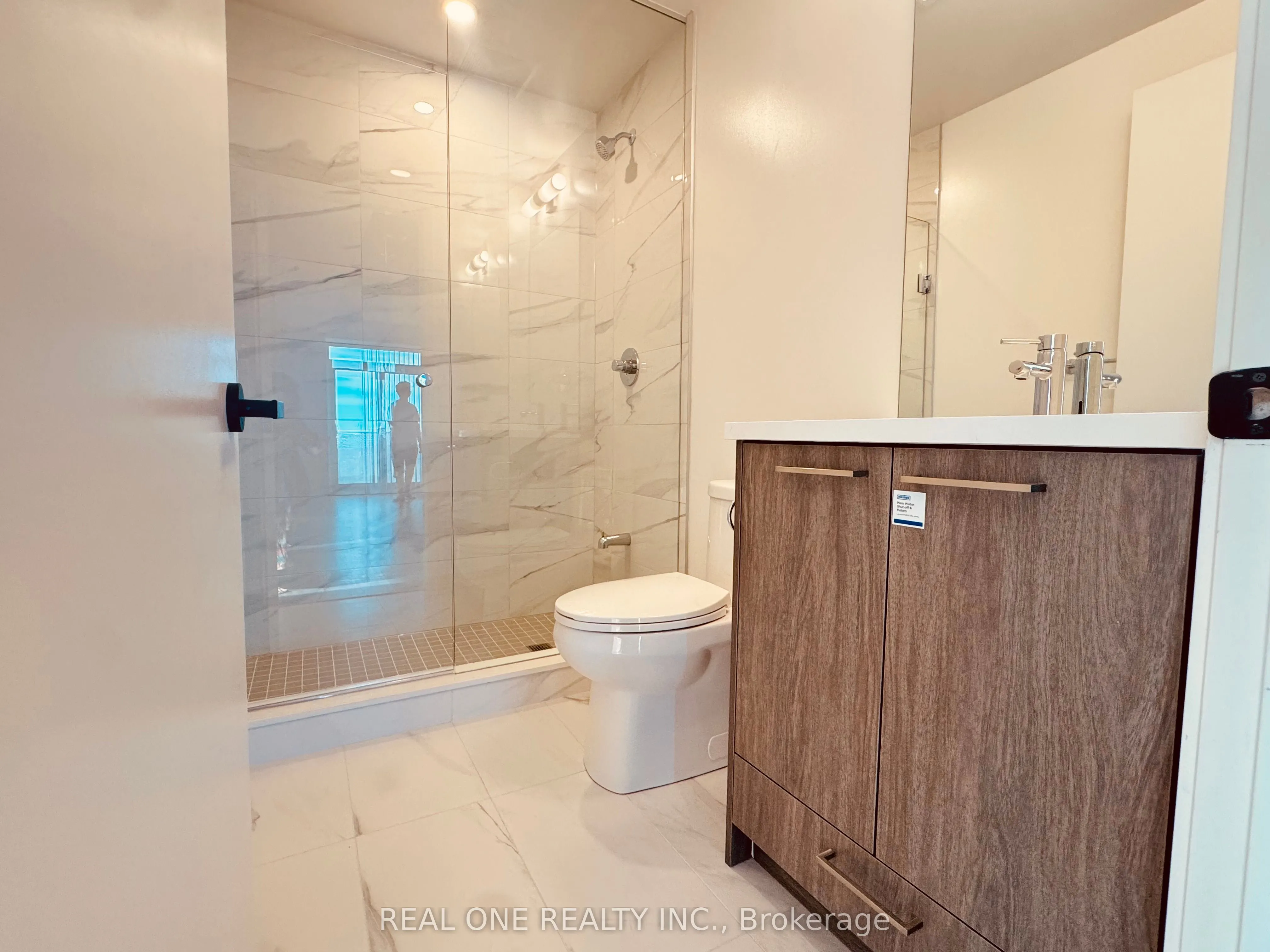 28 Interchange Way, #3312