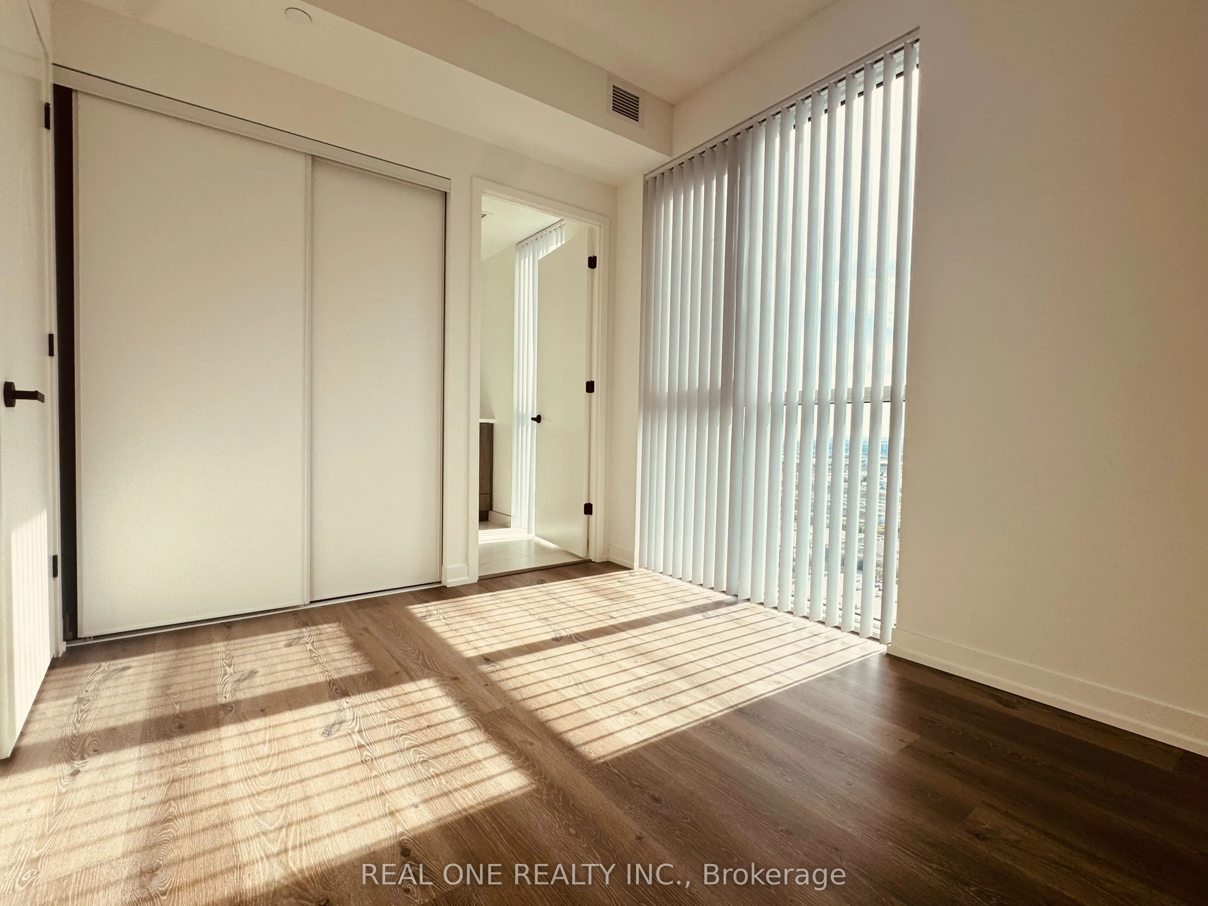 28 Interchange Way, #3312