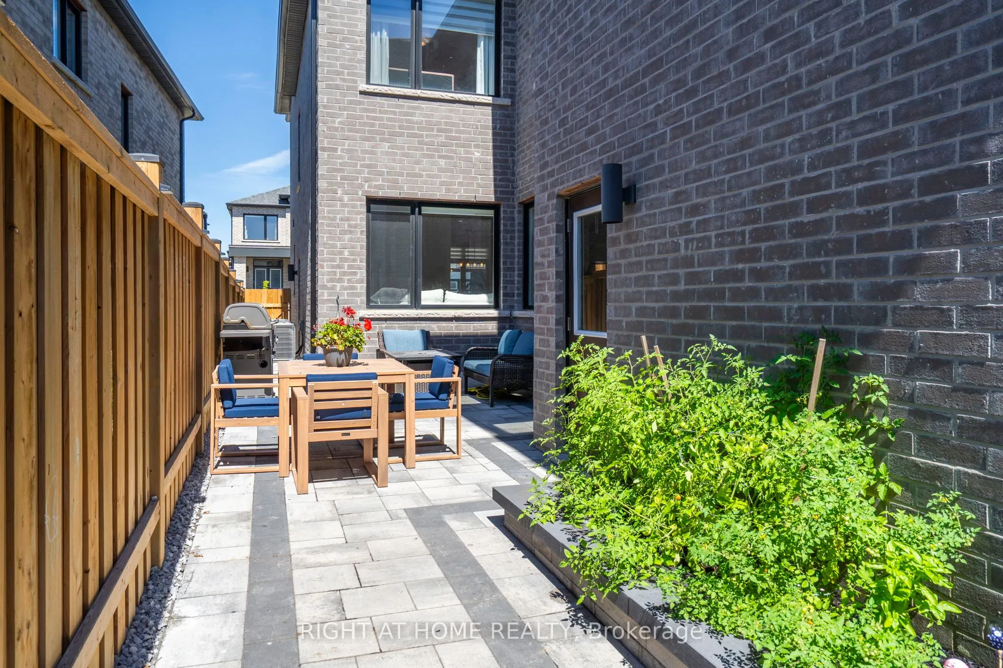 15 Sugarberry Avenue