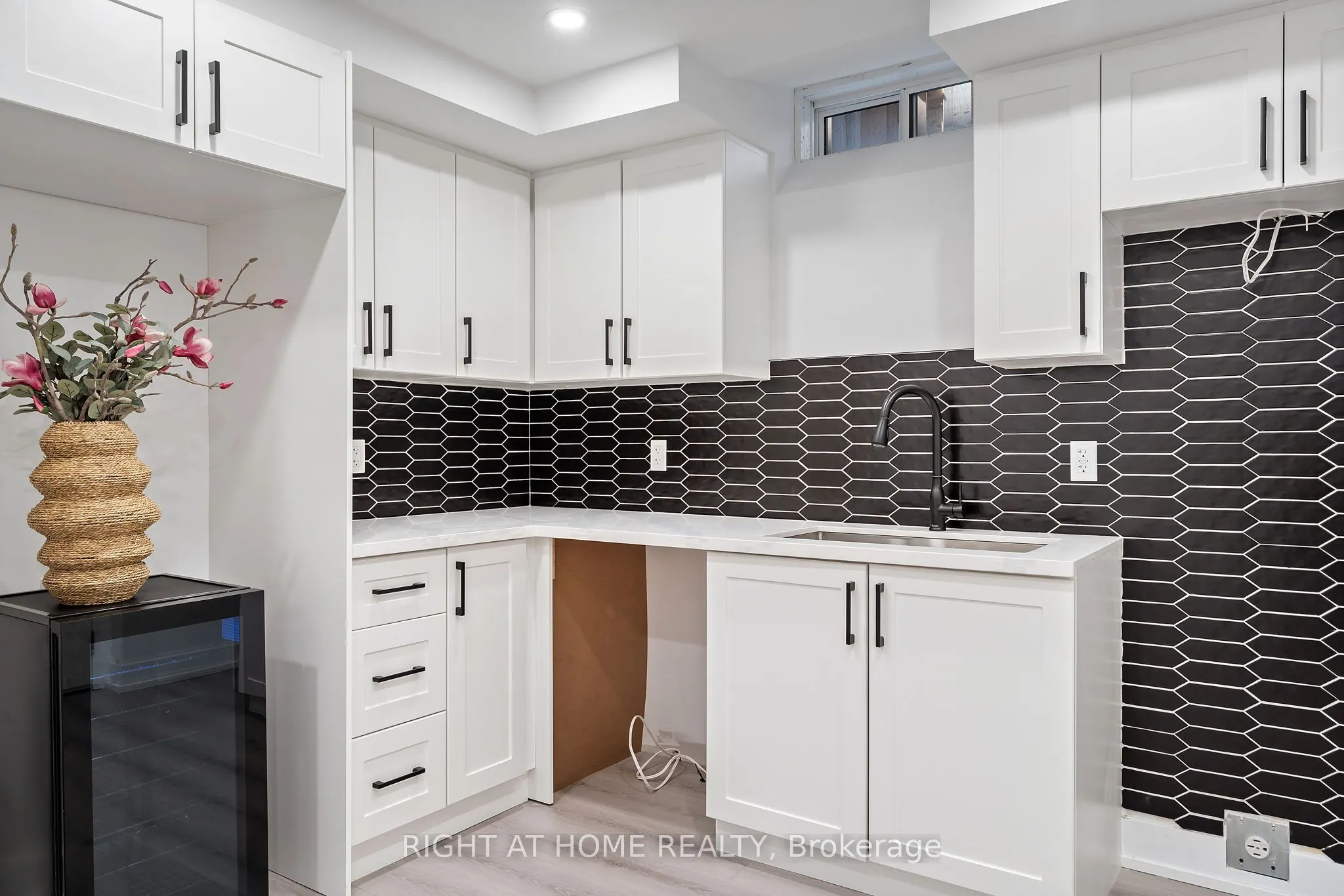 15 Sugarberry Avenue