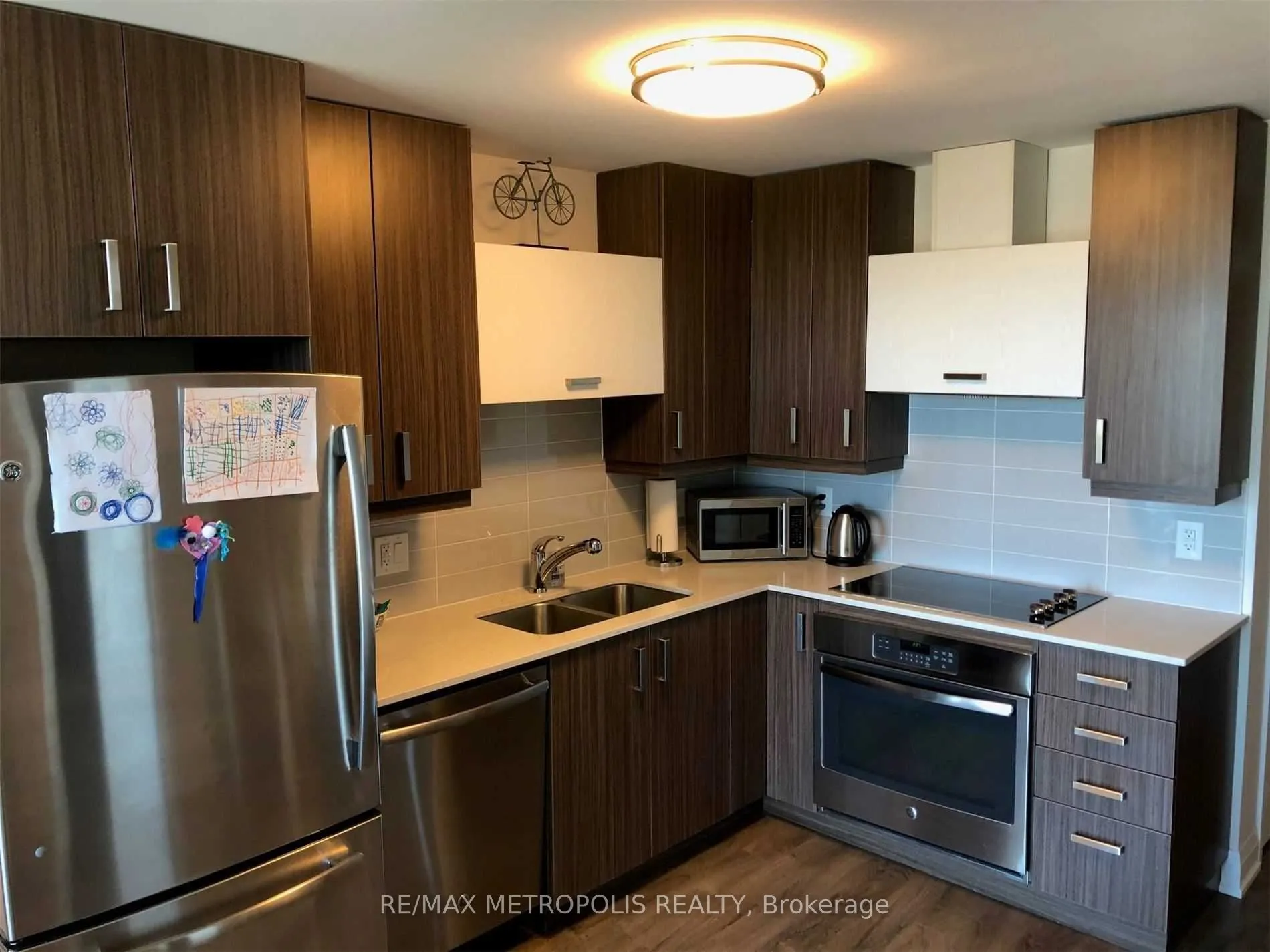 18 Uptown Drive, #819