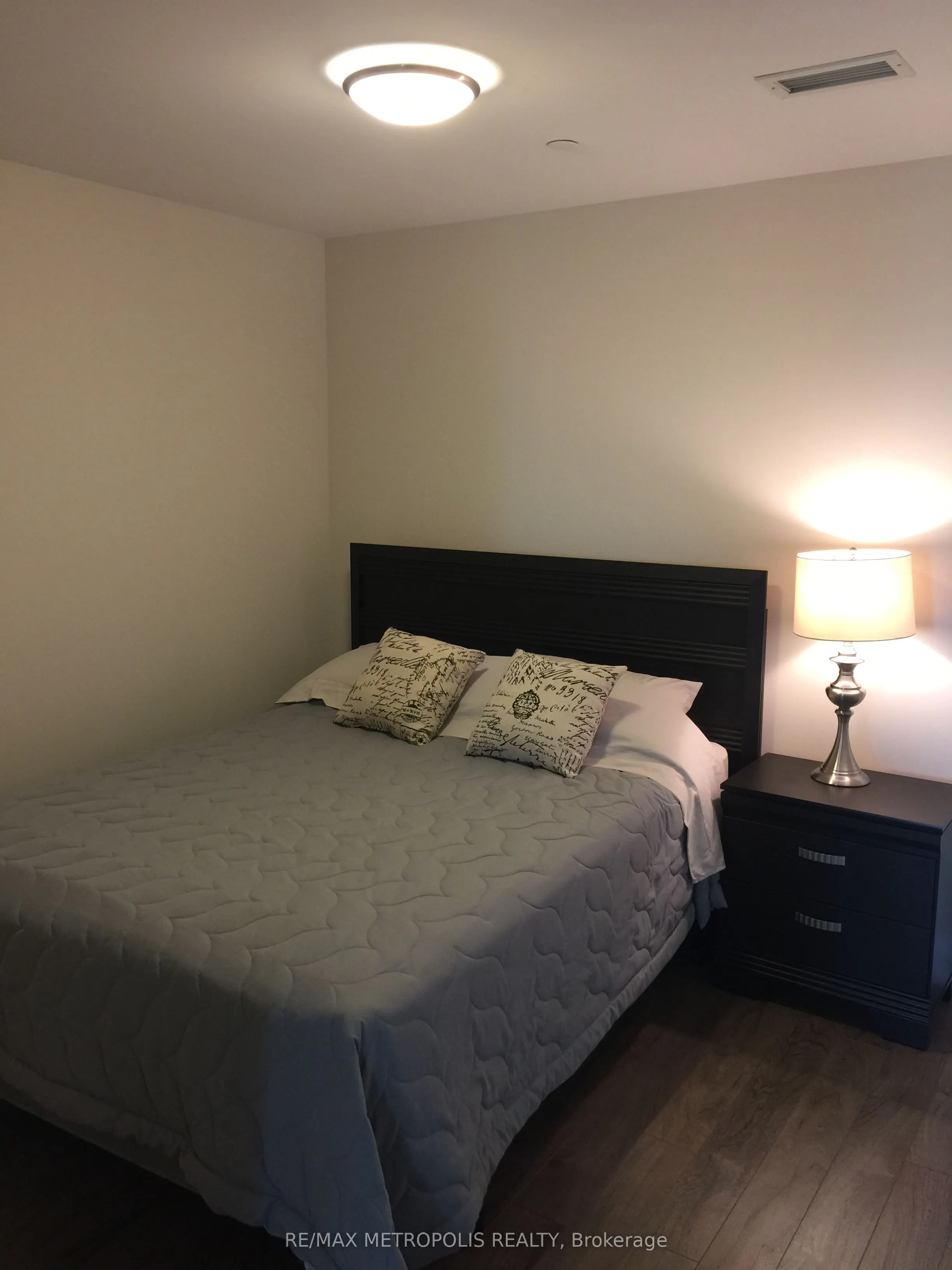 18 Uptown Drive, #819