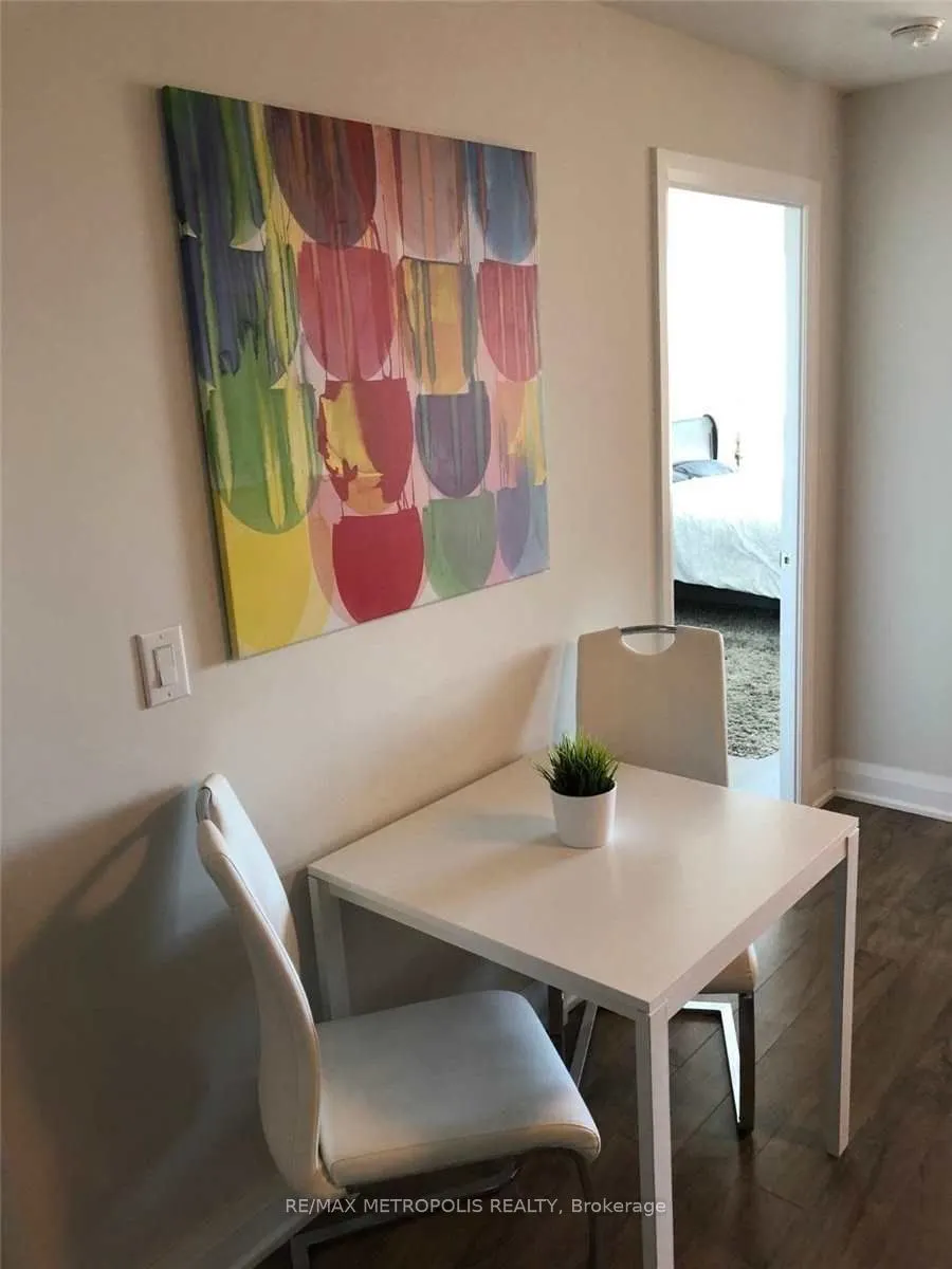 18 Uptown Drive, #819