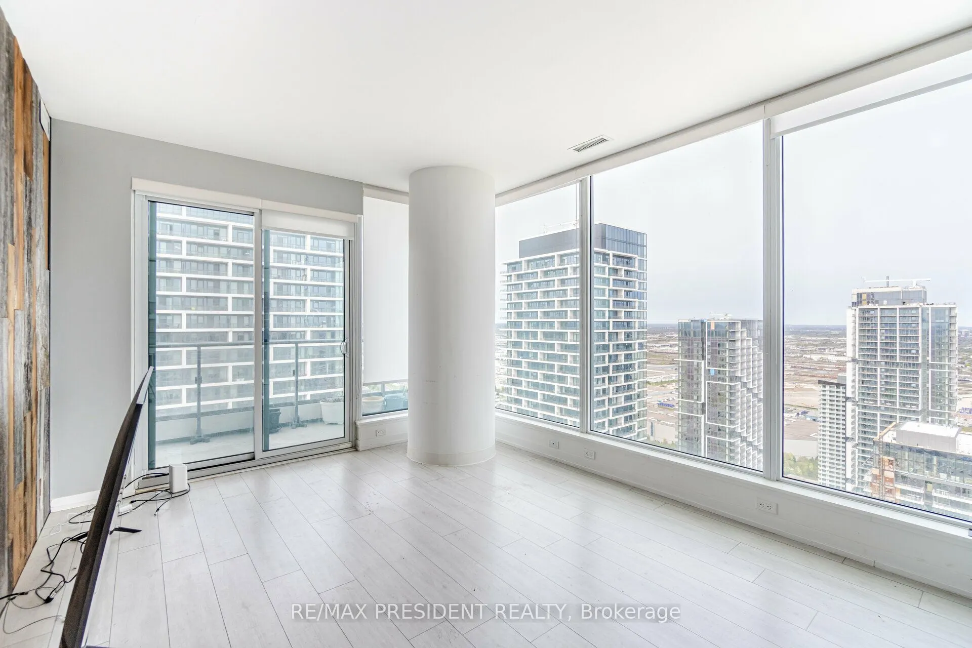 5 BUTTERMILL Avenue, #5702