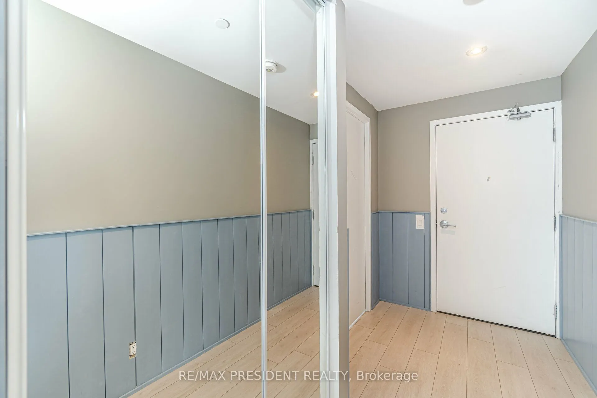 5 BUTTERMILL Avenue, #5702
