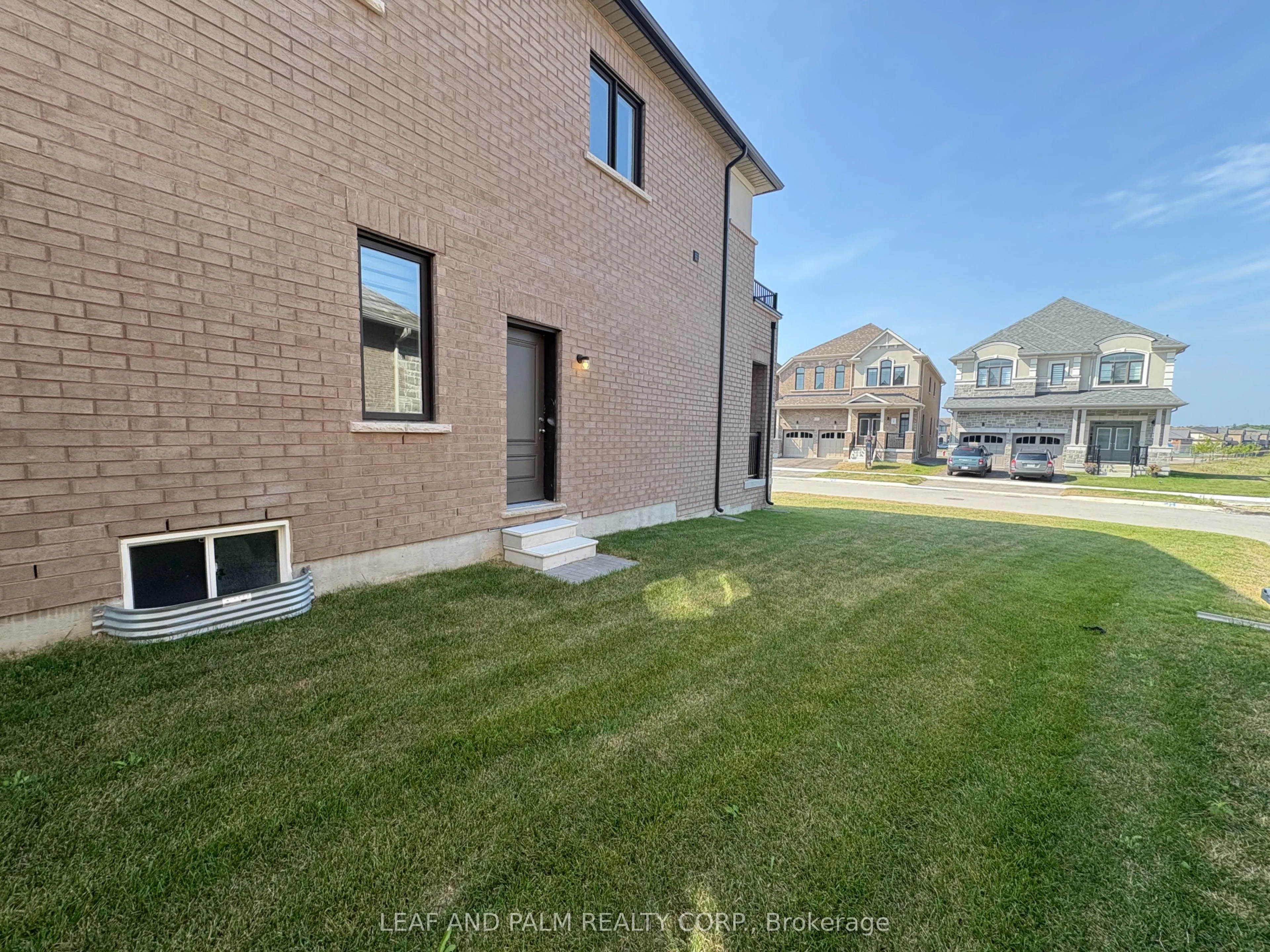 42 Donald Ingram Crescent