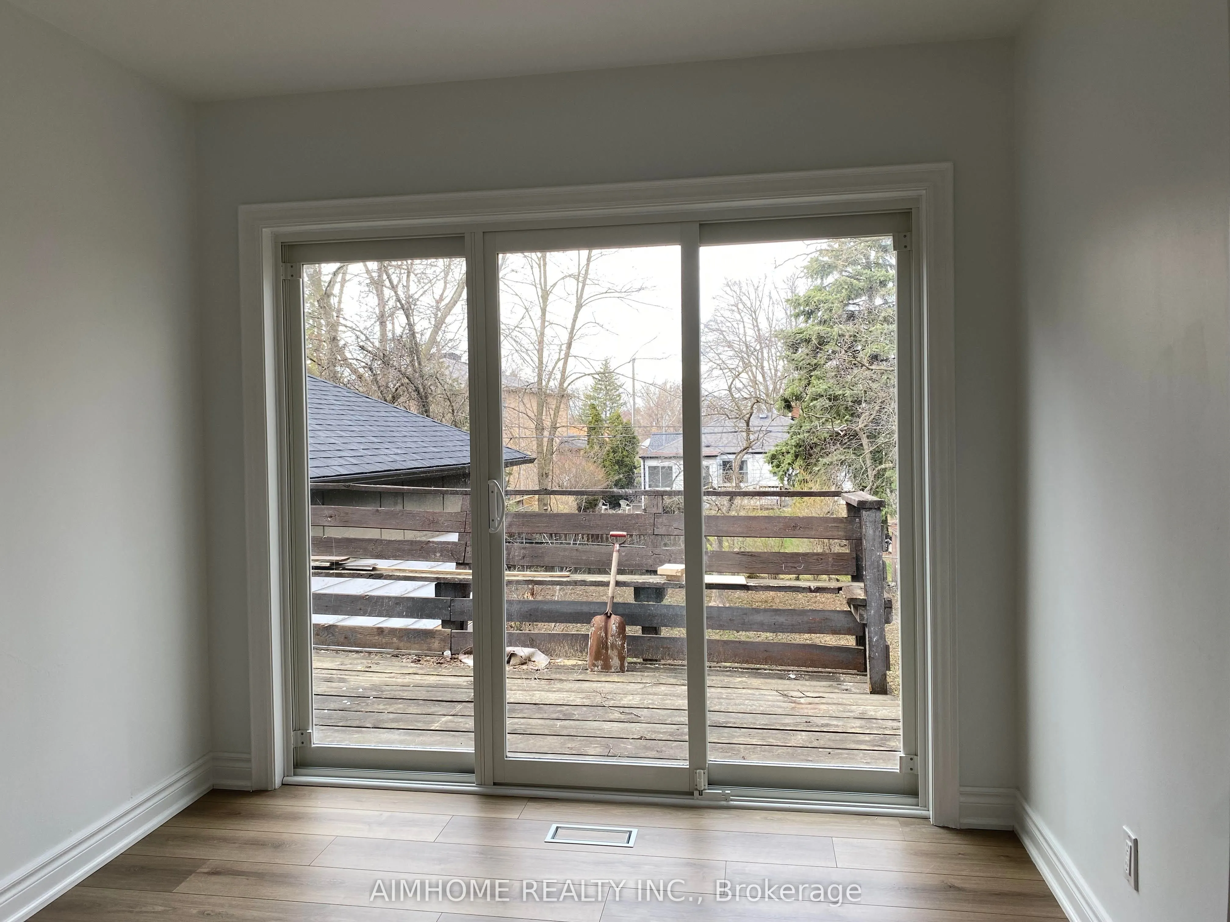 108 Steeles Avenue E, #(Main)
