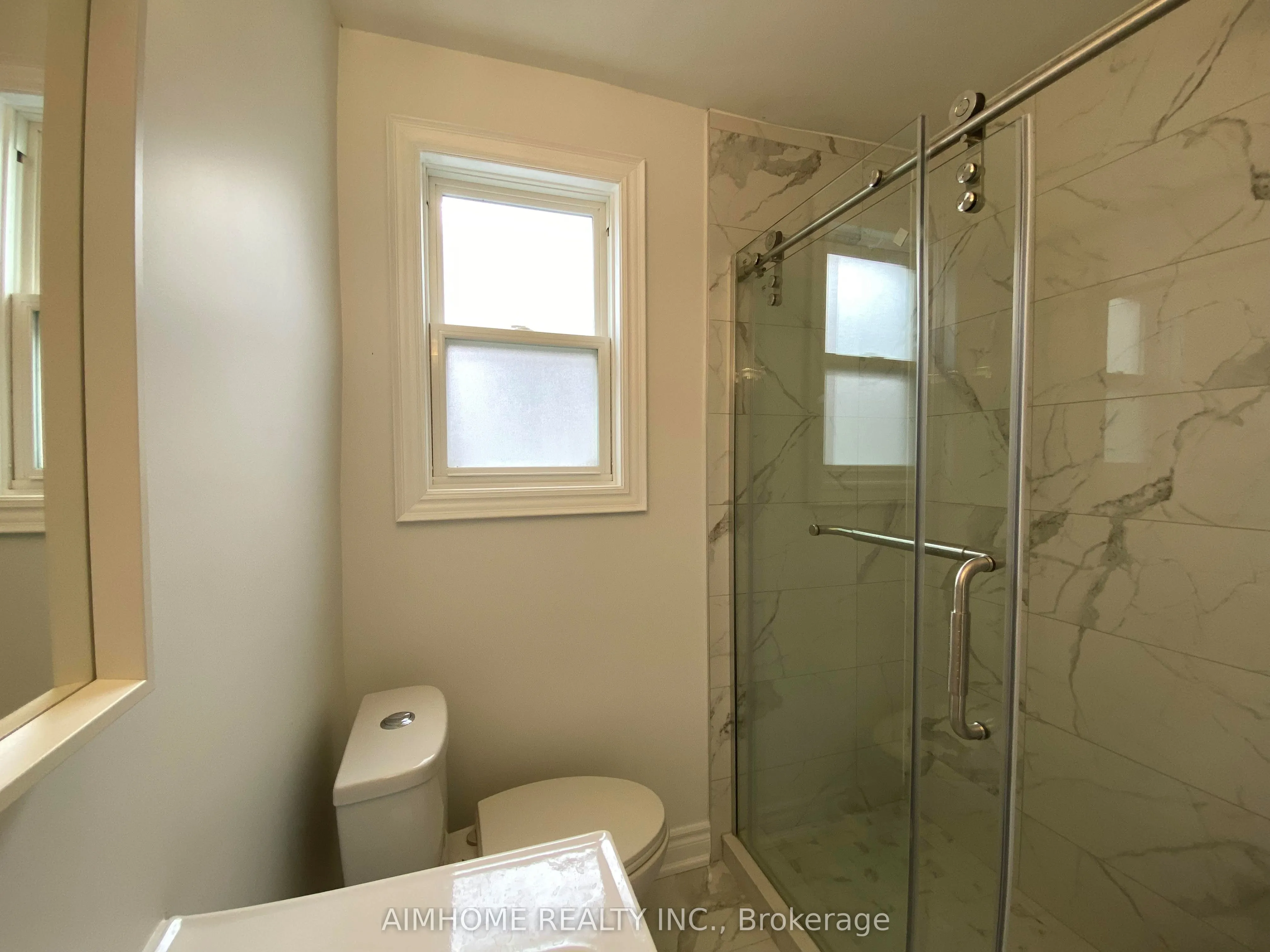 108 Steeles Avenue E, #(Main)