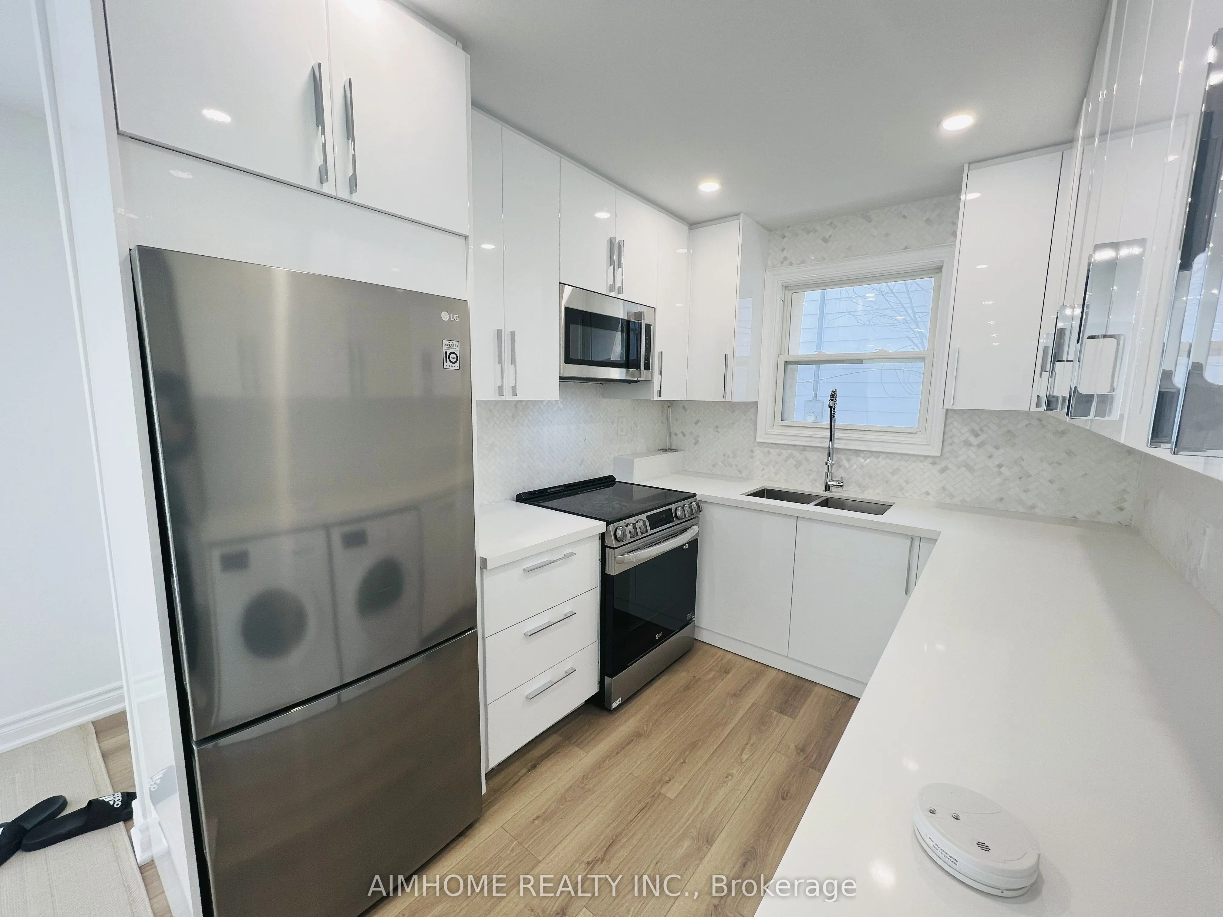 108 Steeles Avenue E, #(Main)