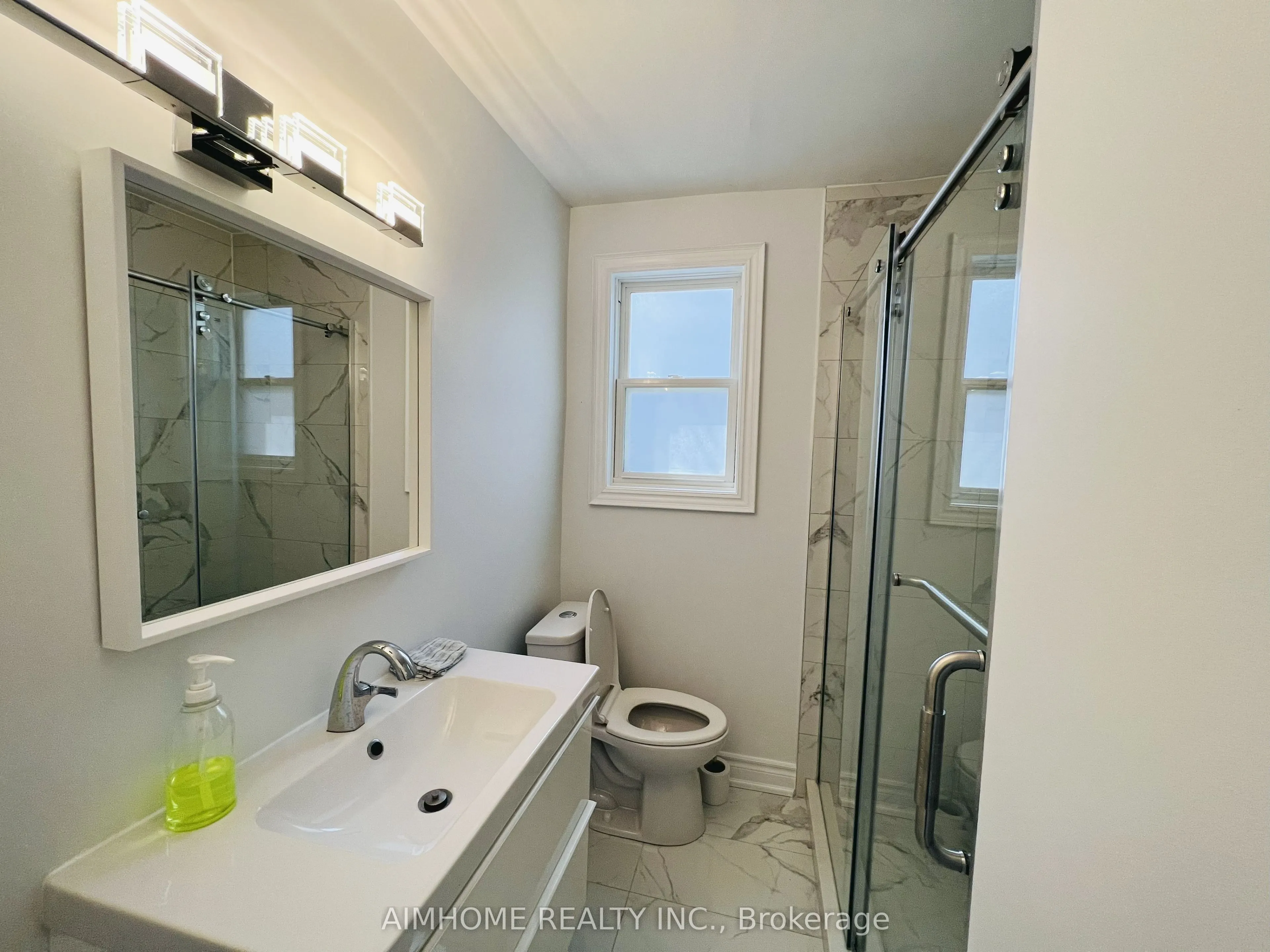 108 Steeles Avenue E, #(Main)