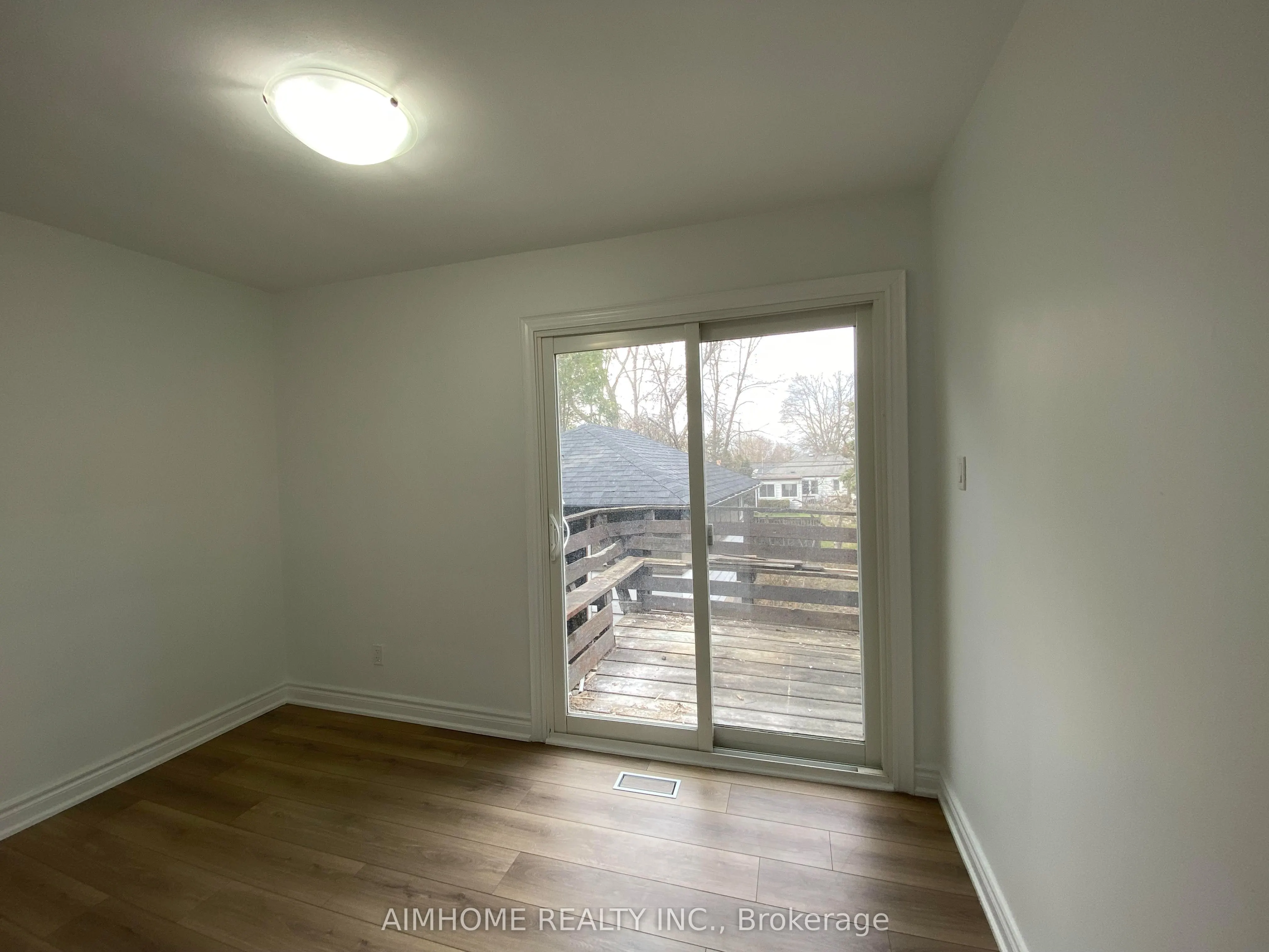 108 Steeles Avenue E, #(Main)