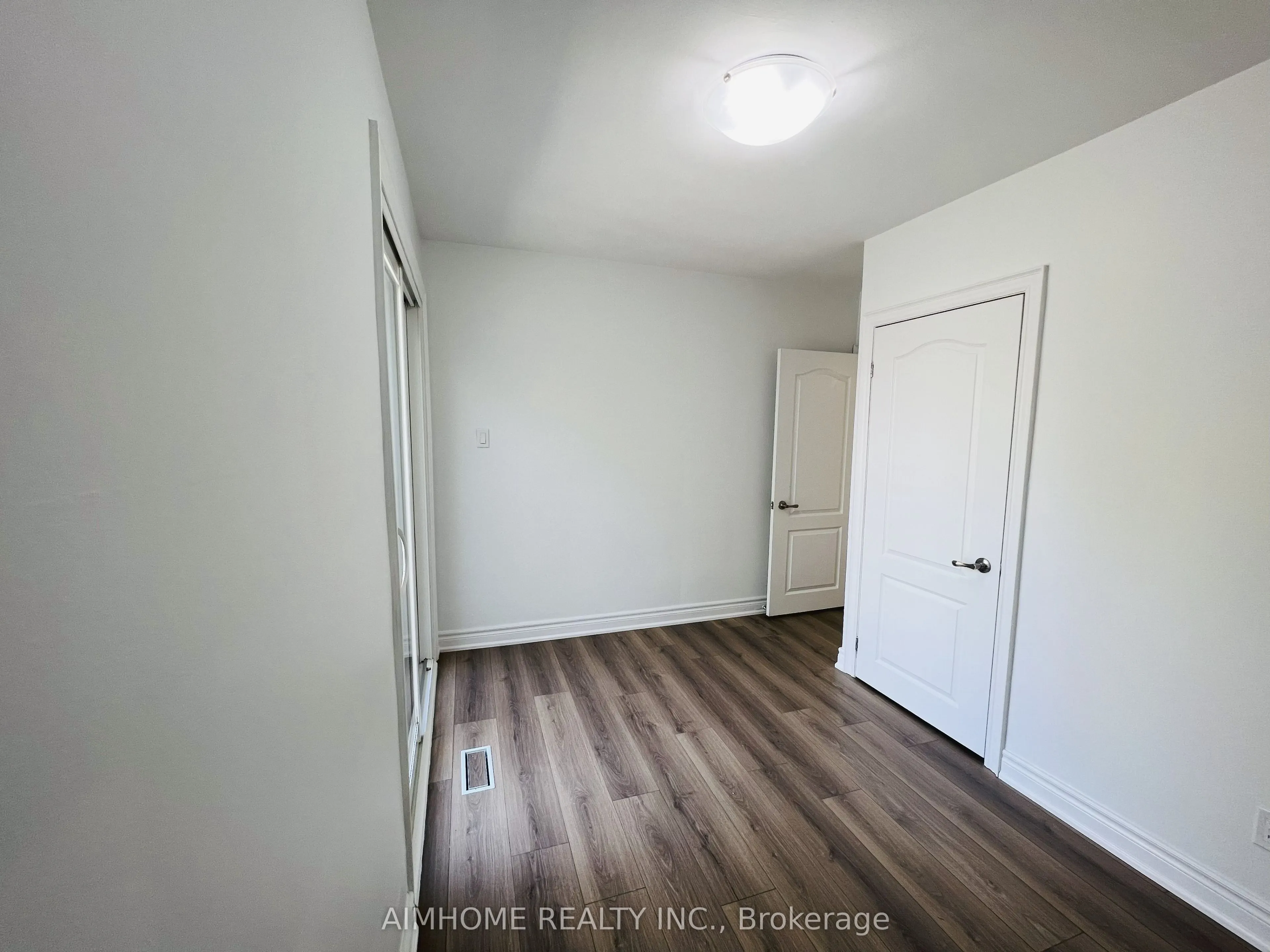 108 Steeles Avenue E, #(Main)