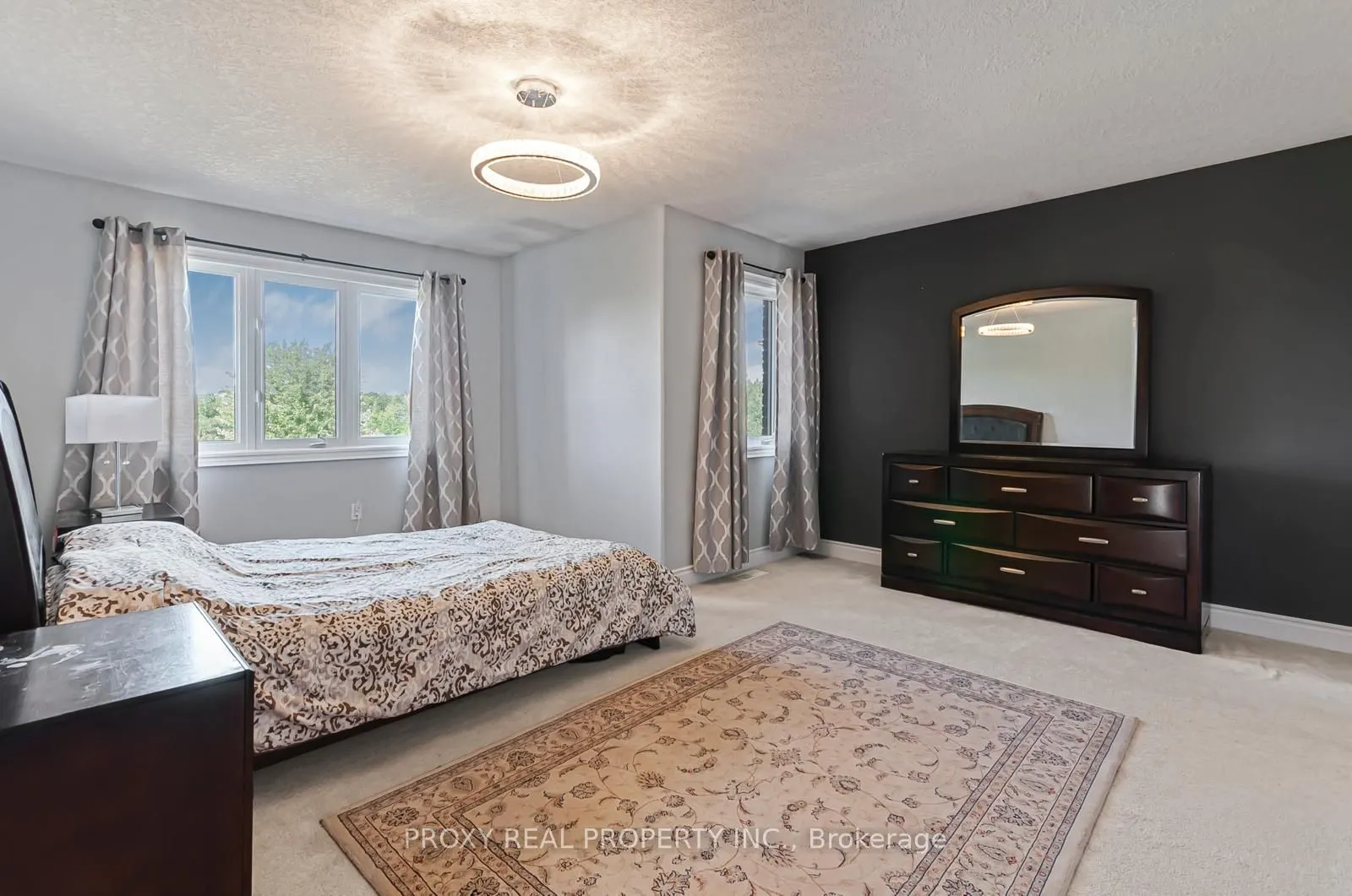 996 BOOTH Avenue