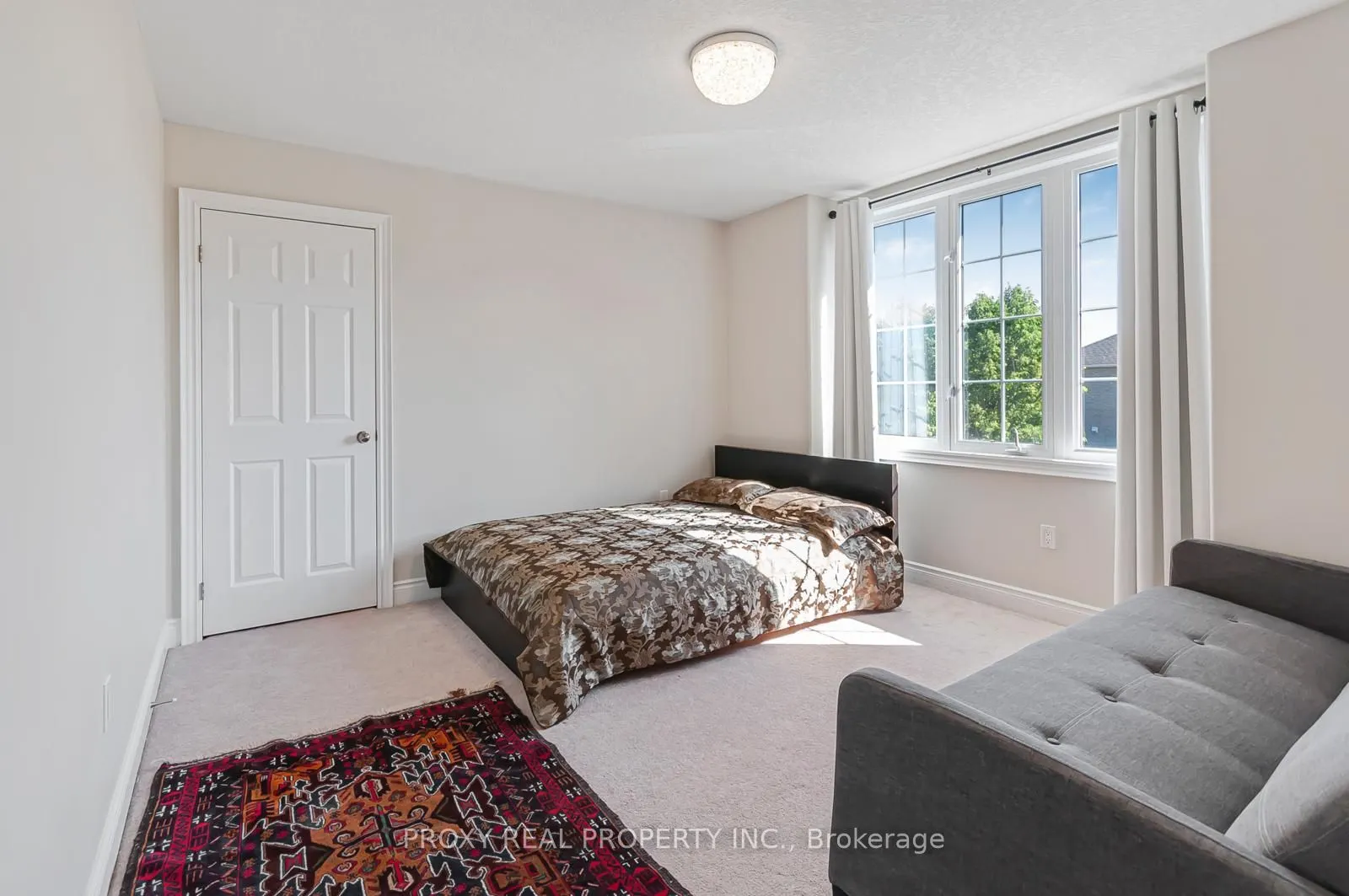 996 BOOTH Avenue