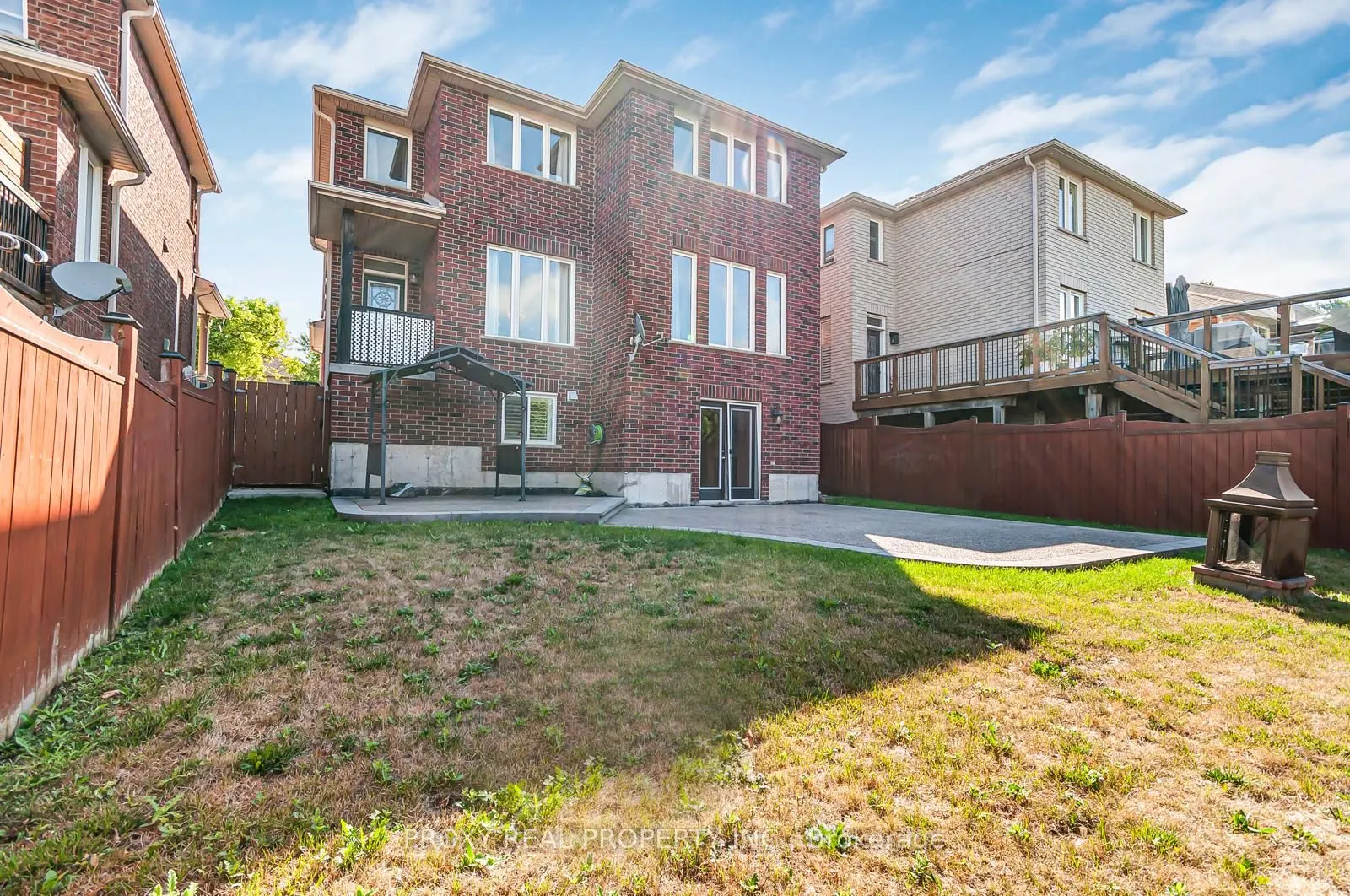 996 BOOTH Avenue