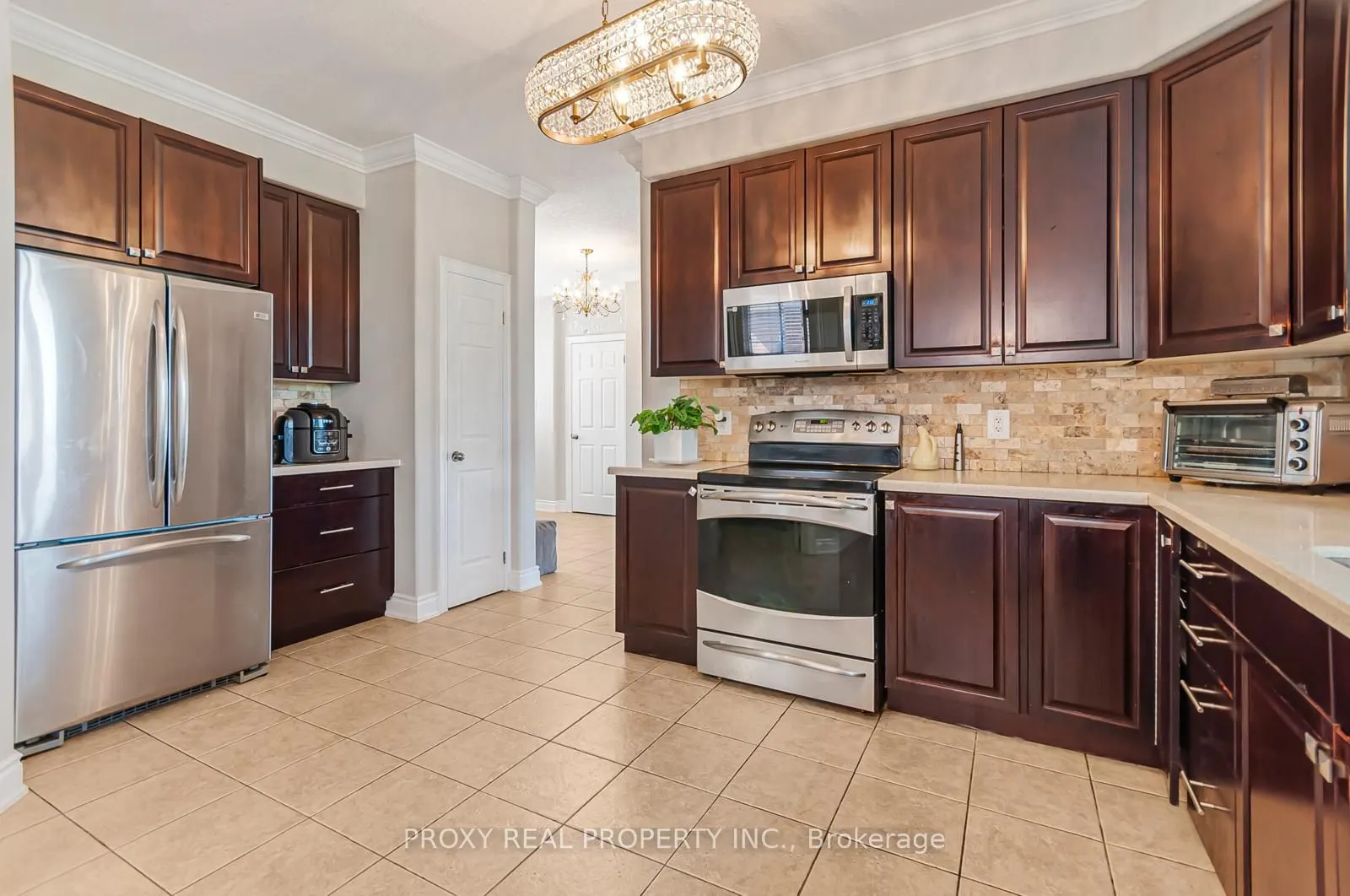 996 BOOTH Avenue