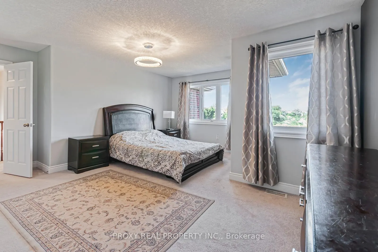 996 BOOTH Avenue
