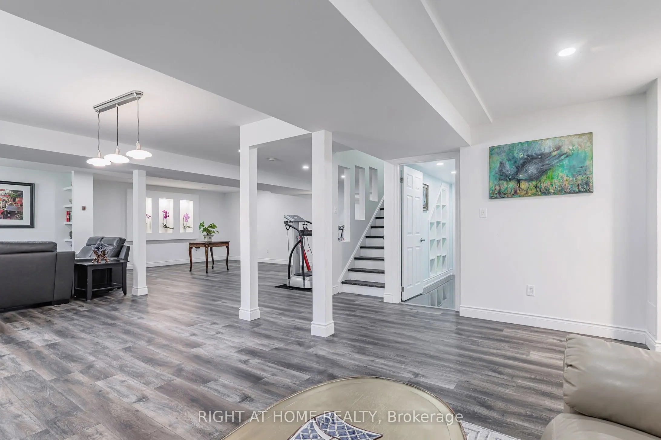 396 Curley Street