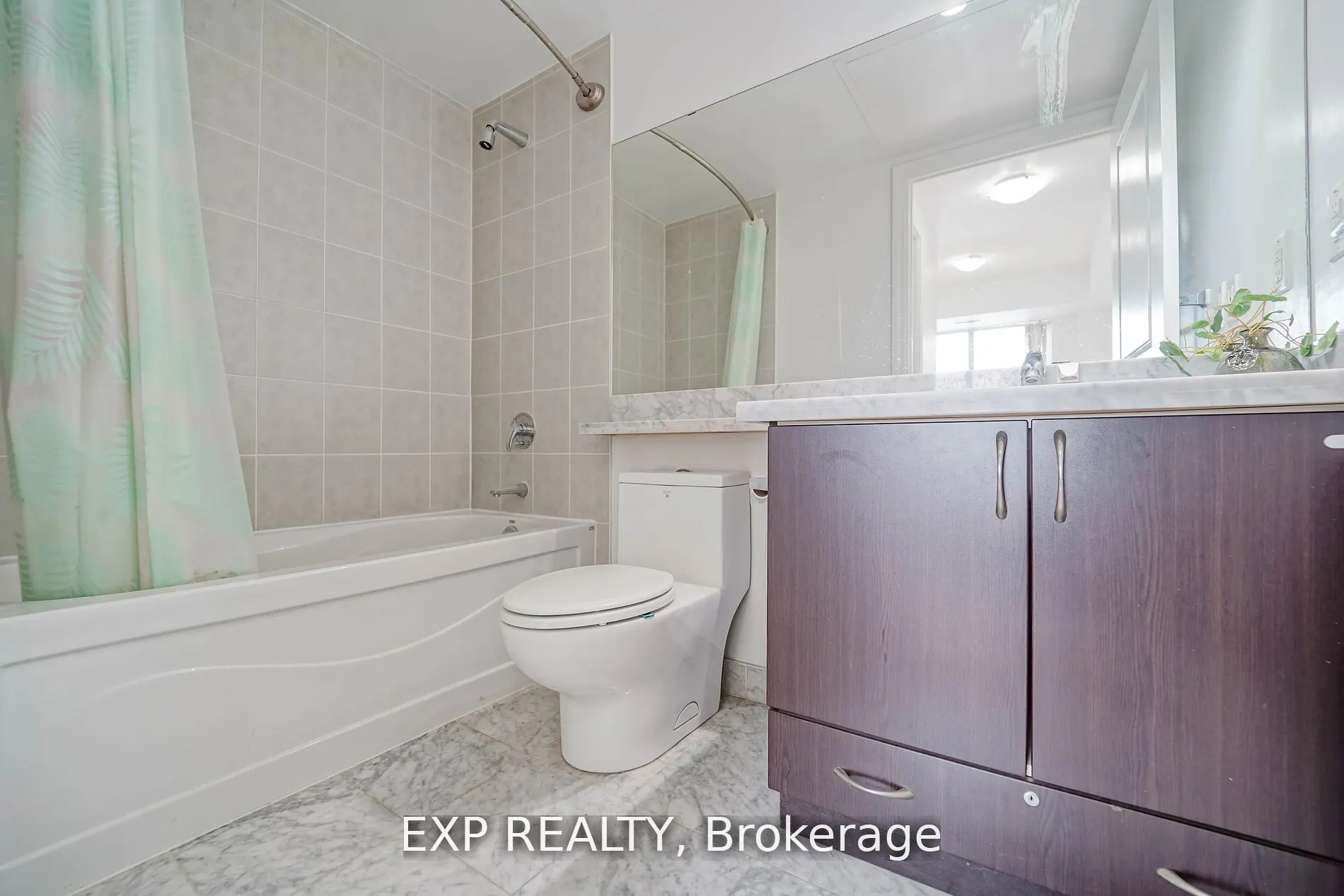 57 Upper Duke Crescent, #307