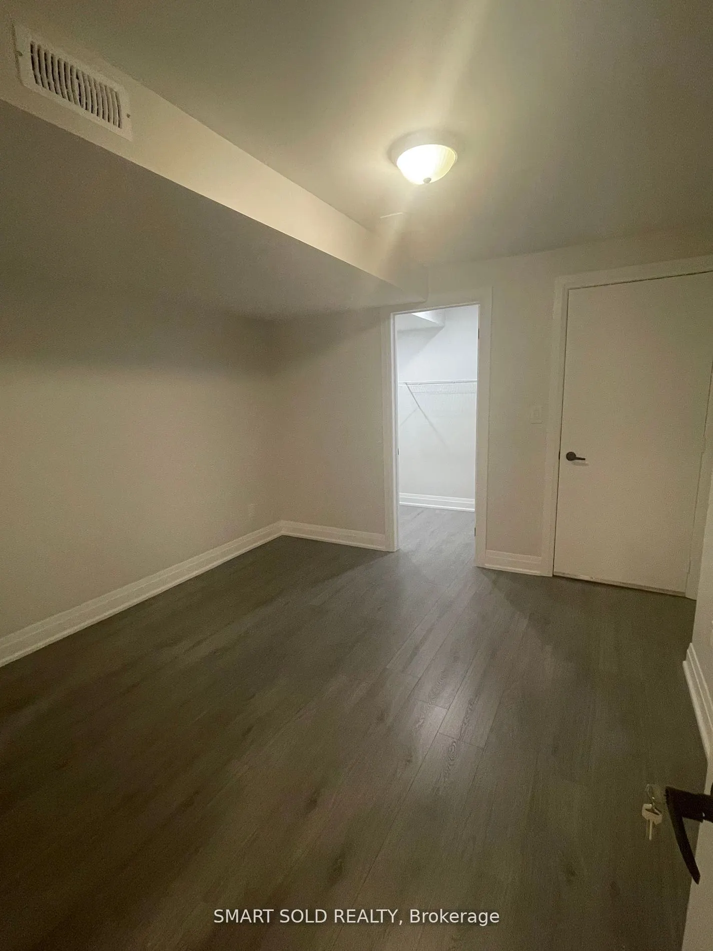 8 Fairlawn Avenue, #Basement