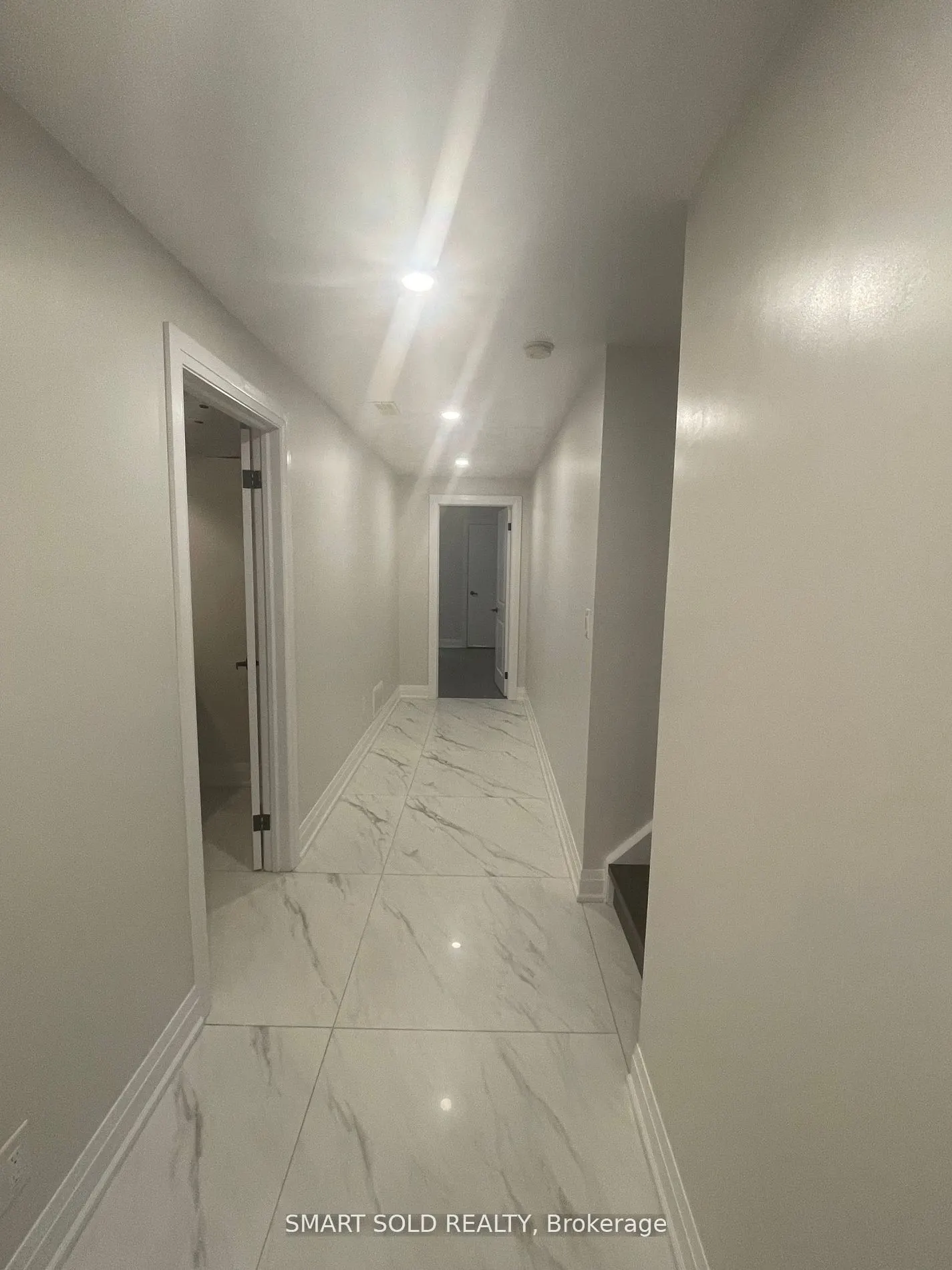 8 Fairlawn Avenue, #Basement