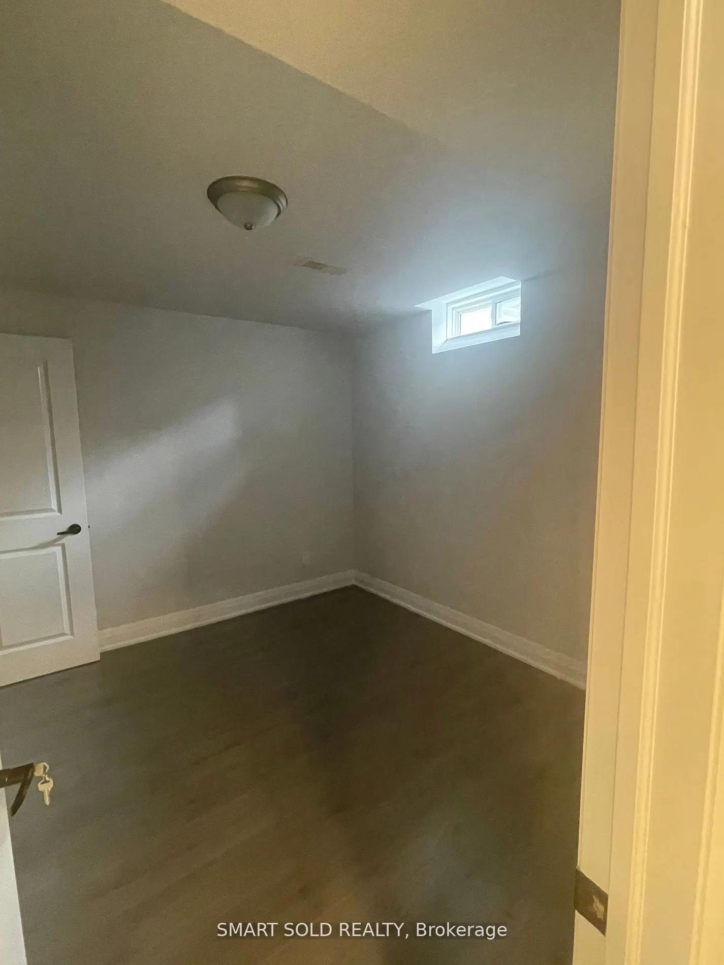 8 Fairlawn Avenue, #Basement