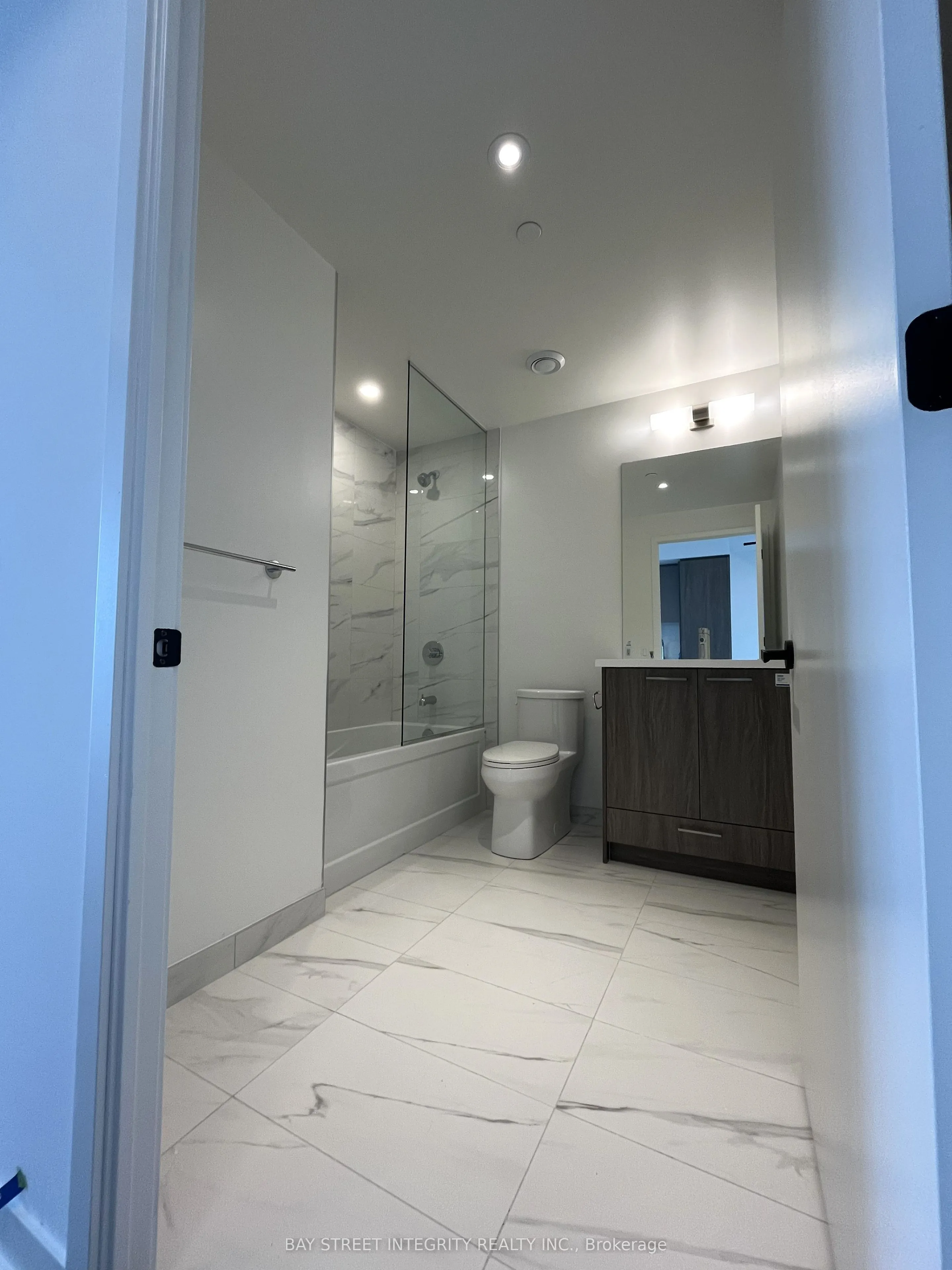 28 Interchange Way, #3811