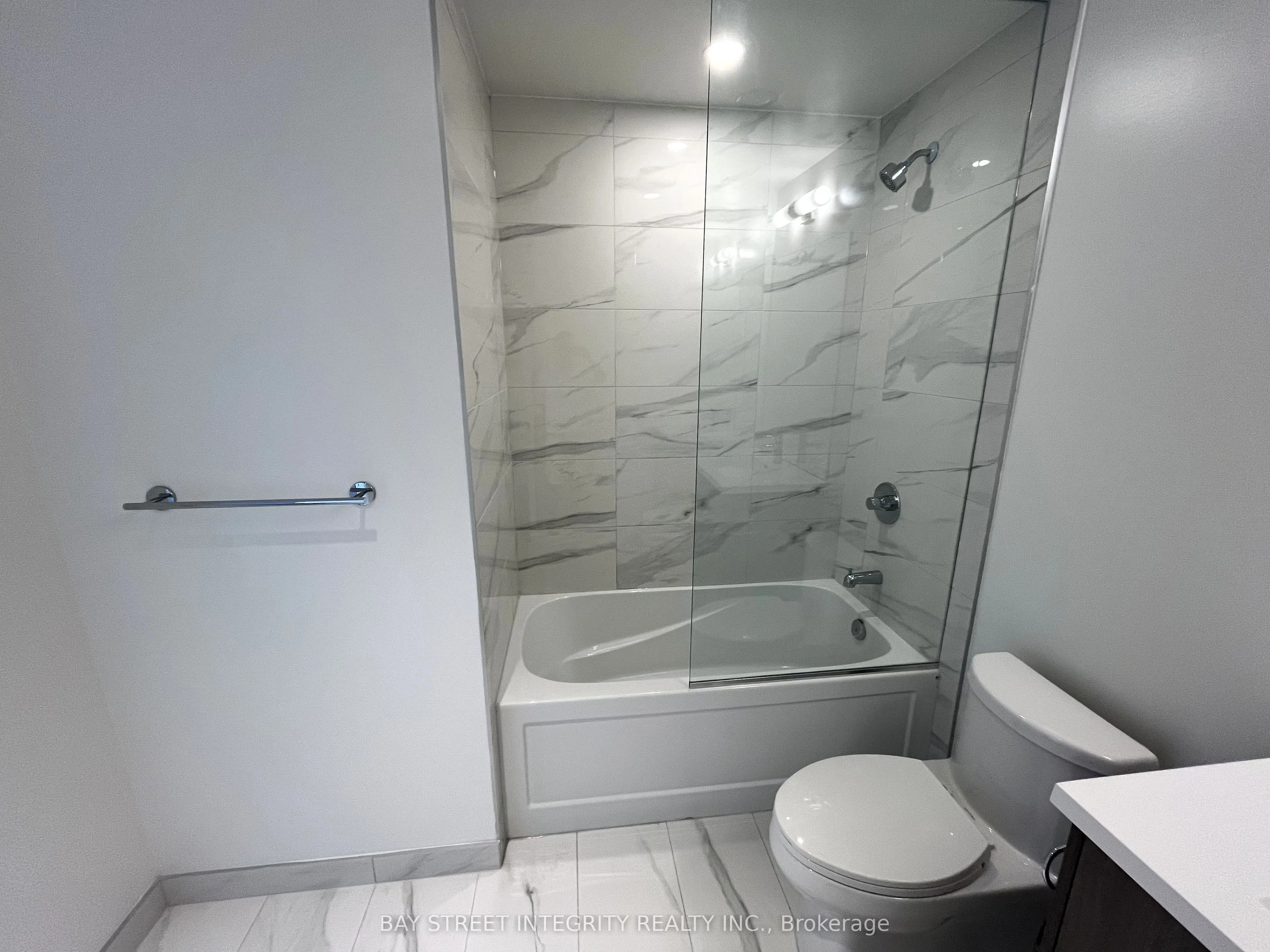 28 Interchange Way, #3811