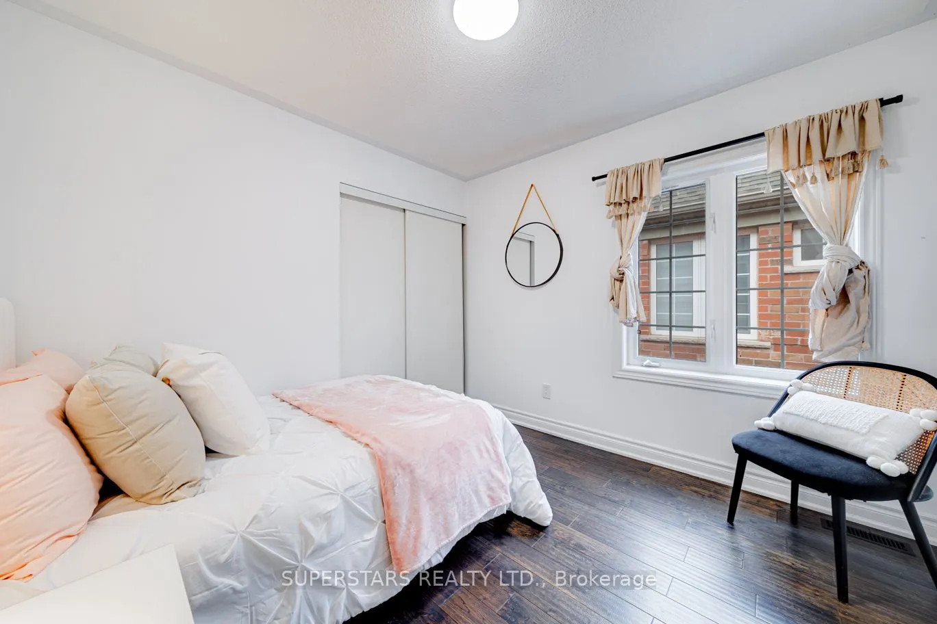 30 Crispin Court