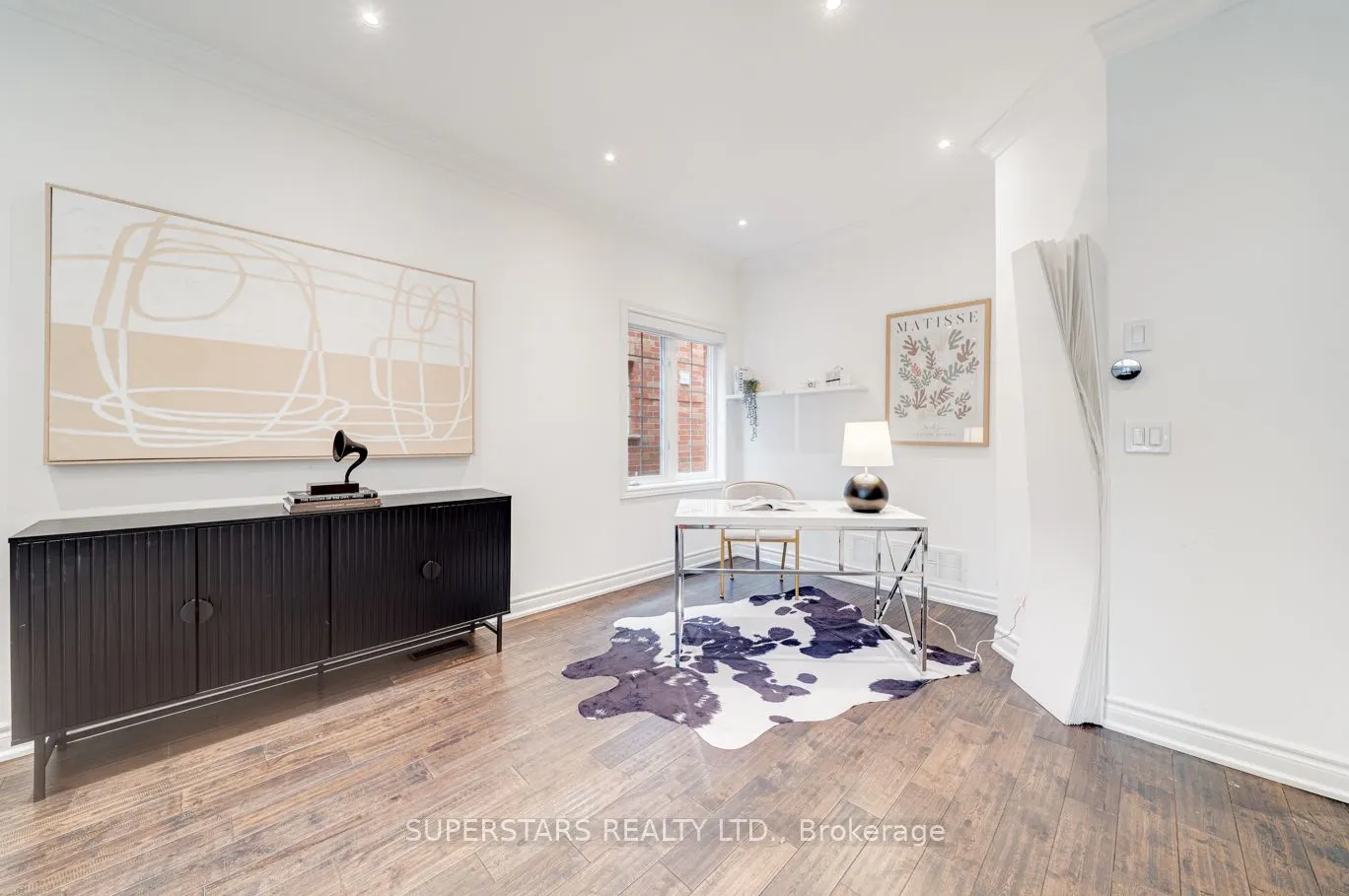 30 Crispin Court