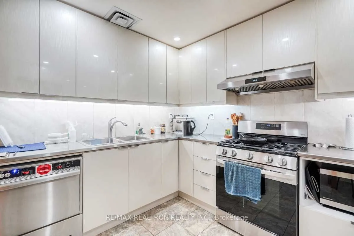 38 Parkside Drive, #9