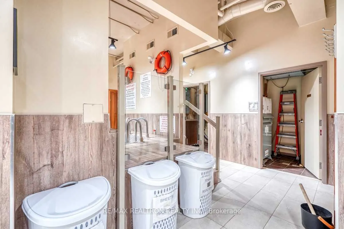 38 Parkside Drive, #9