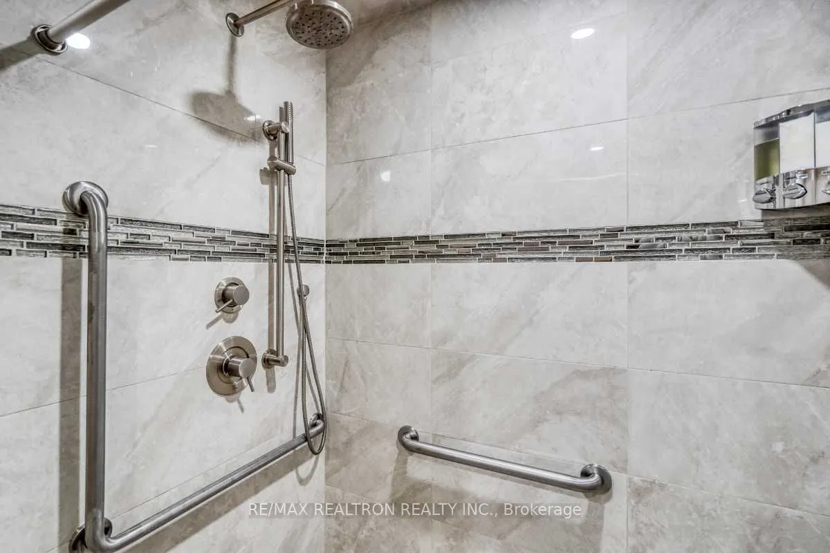 38 Parkside Drive, #9