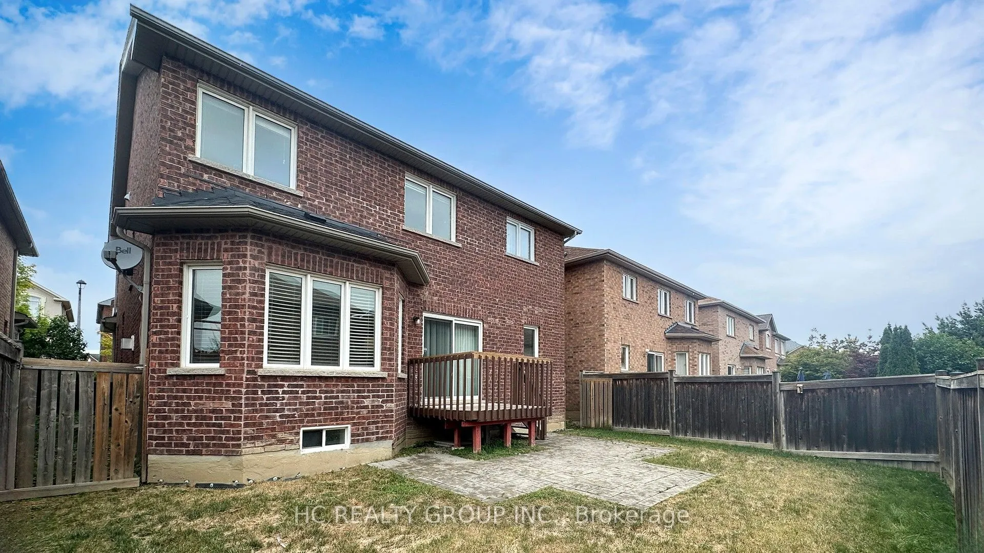 102 Timna Crescent