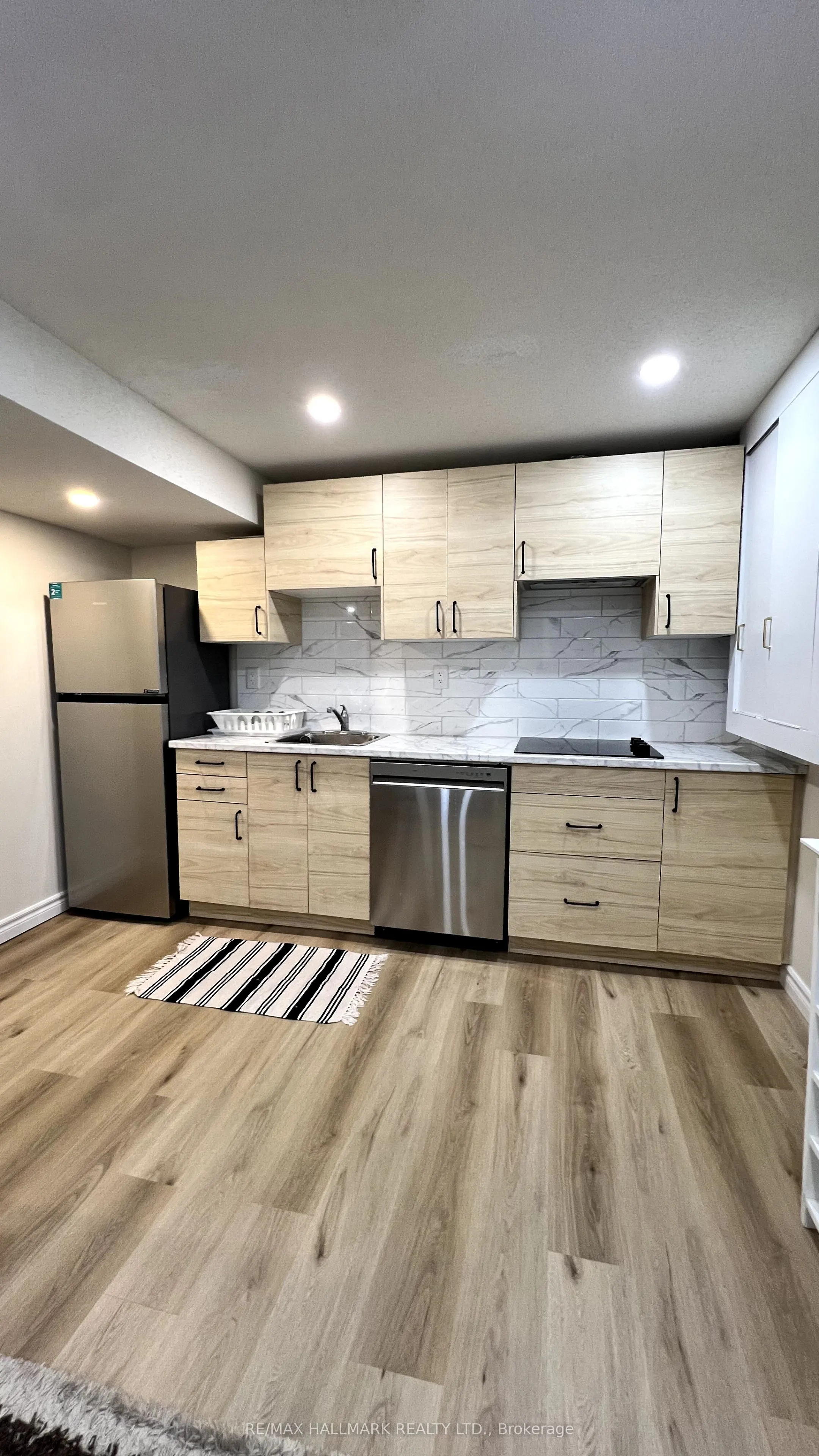 37 Crystal Drive, #Basement unit#2