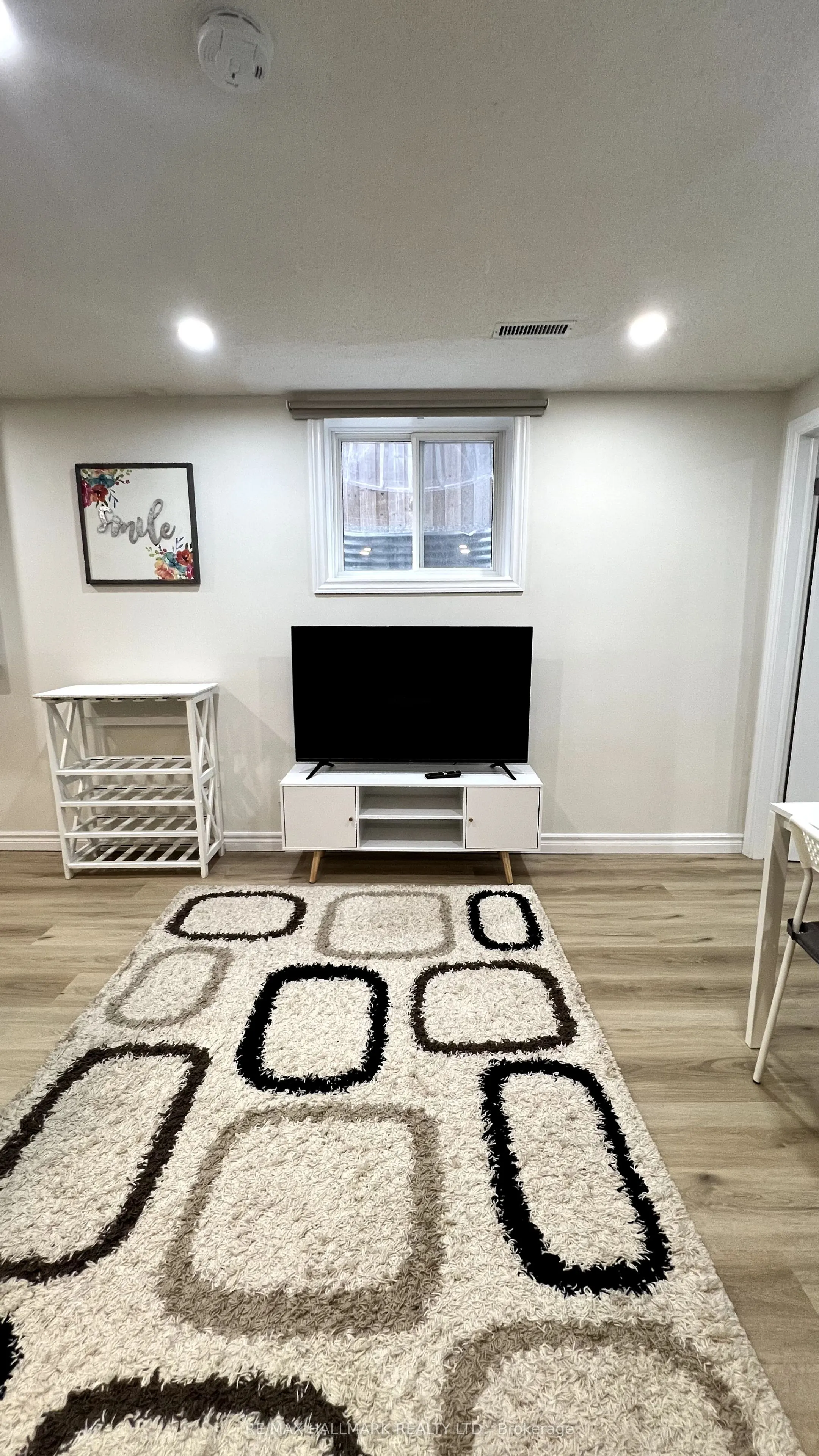 37 Crystal Drive, #Basement unit#2