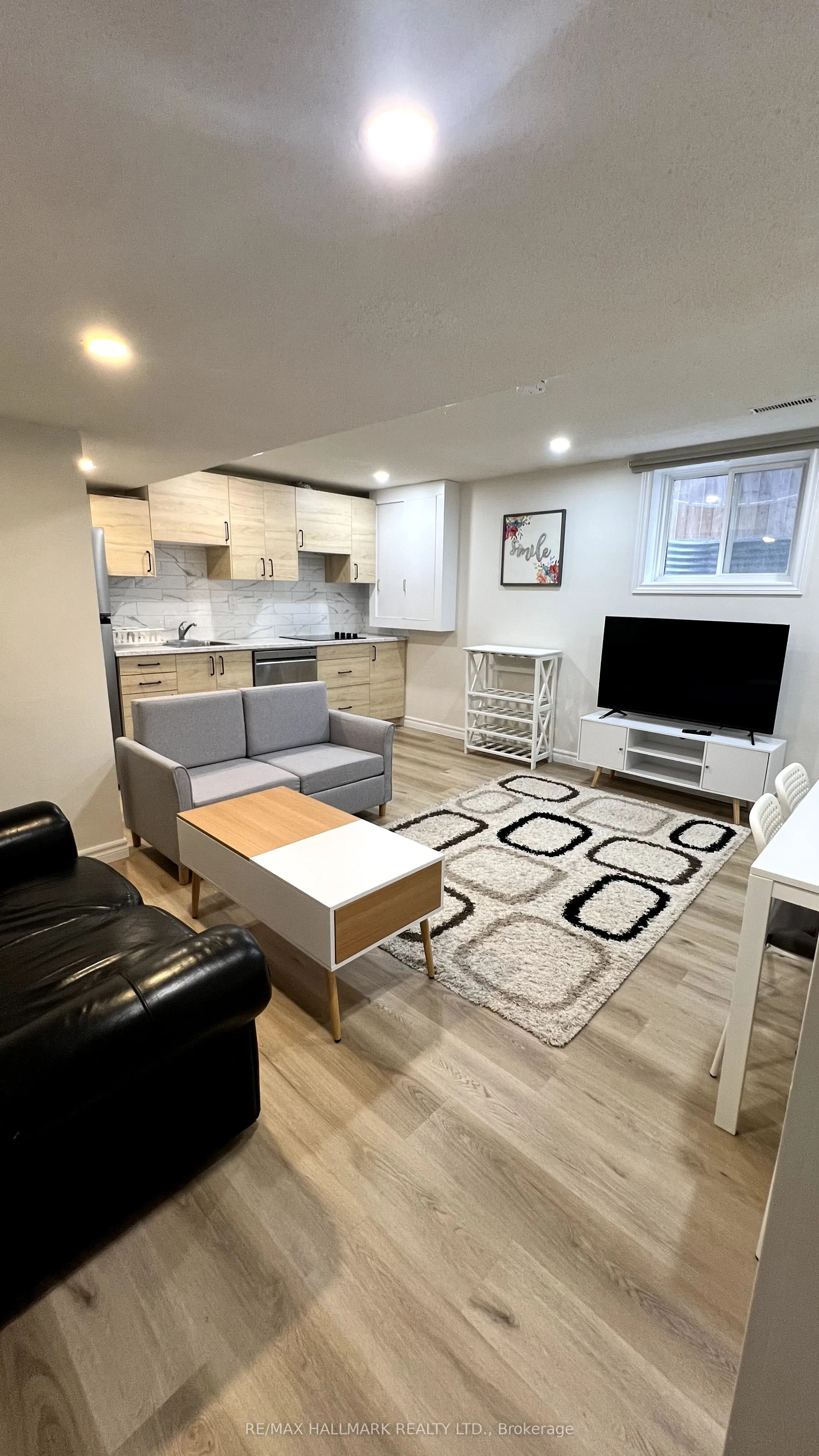 37 Crystal Drive, #Basement unit#2