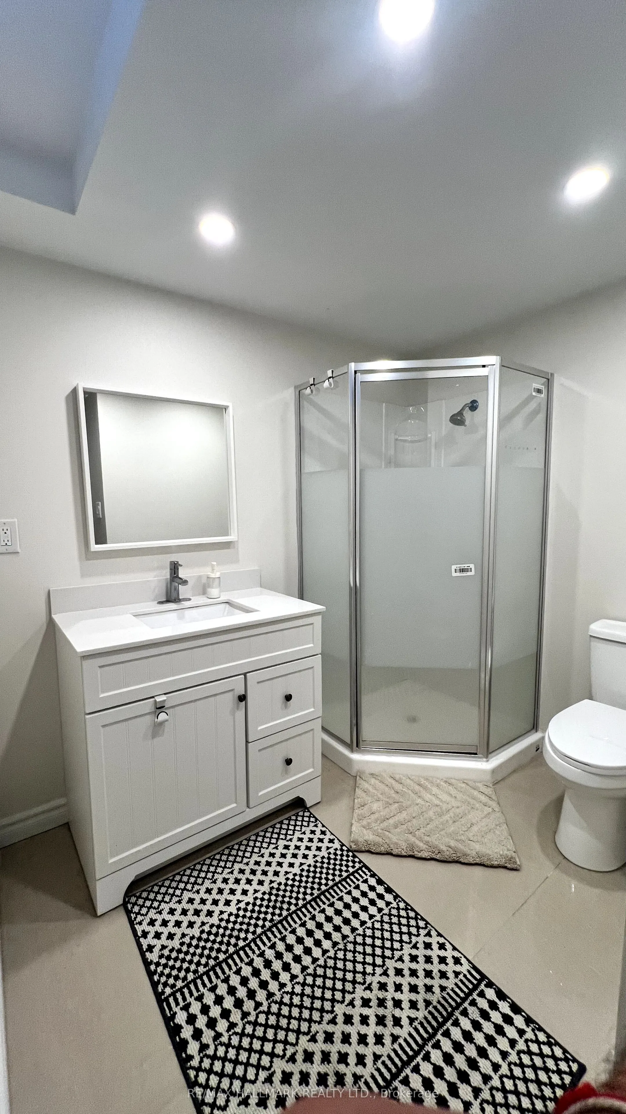 37 Crystal Drive, #Basement unit#2