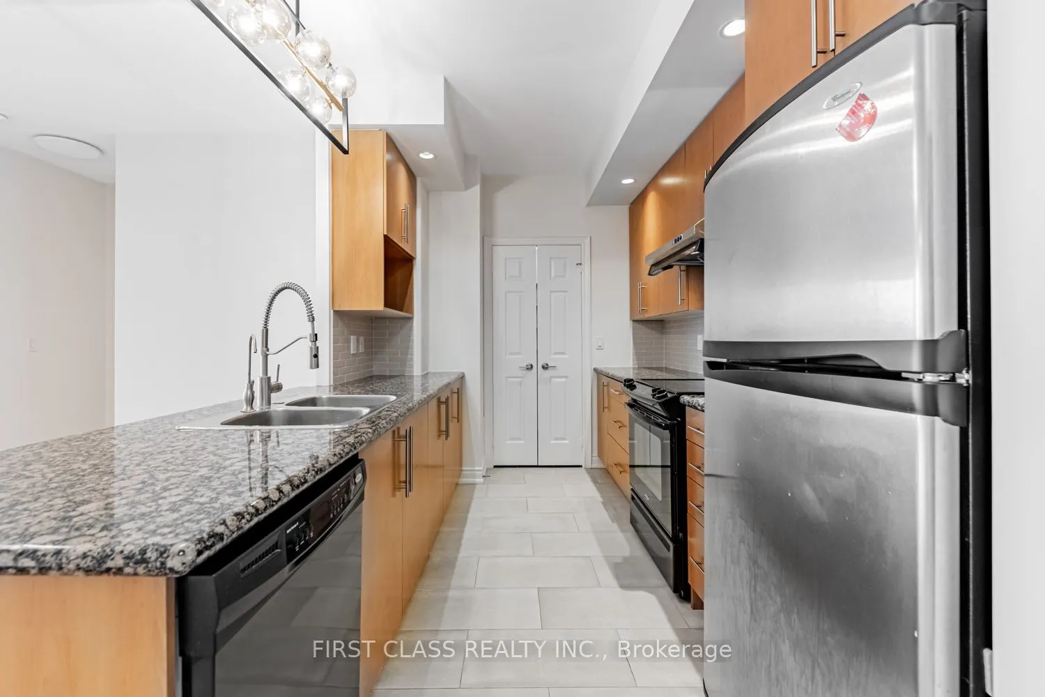 23 Cox Boulevard, #1685