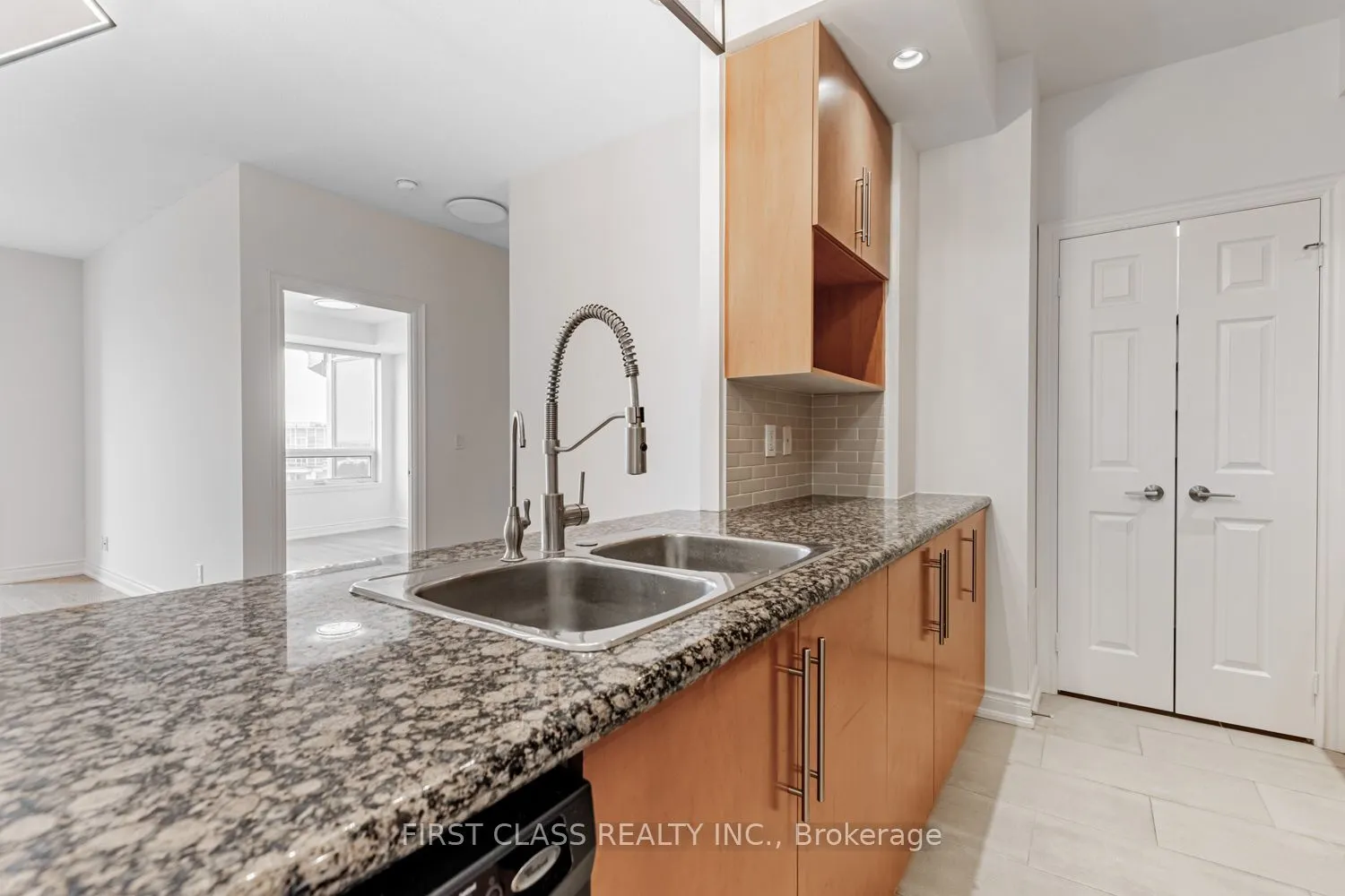 23 Cox Boulevard, #1685