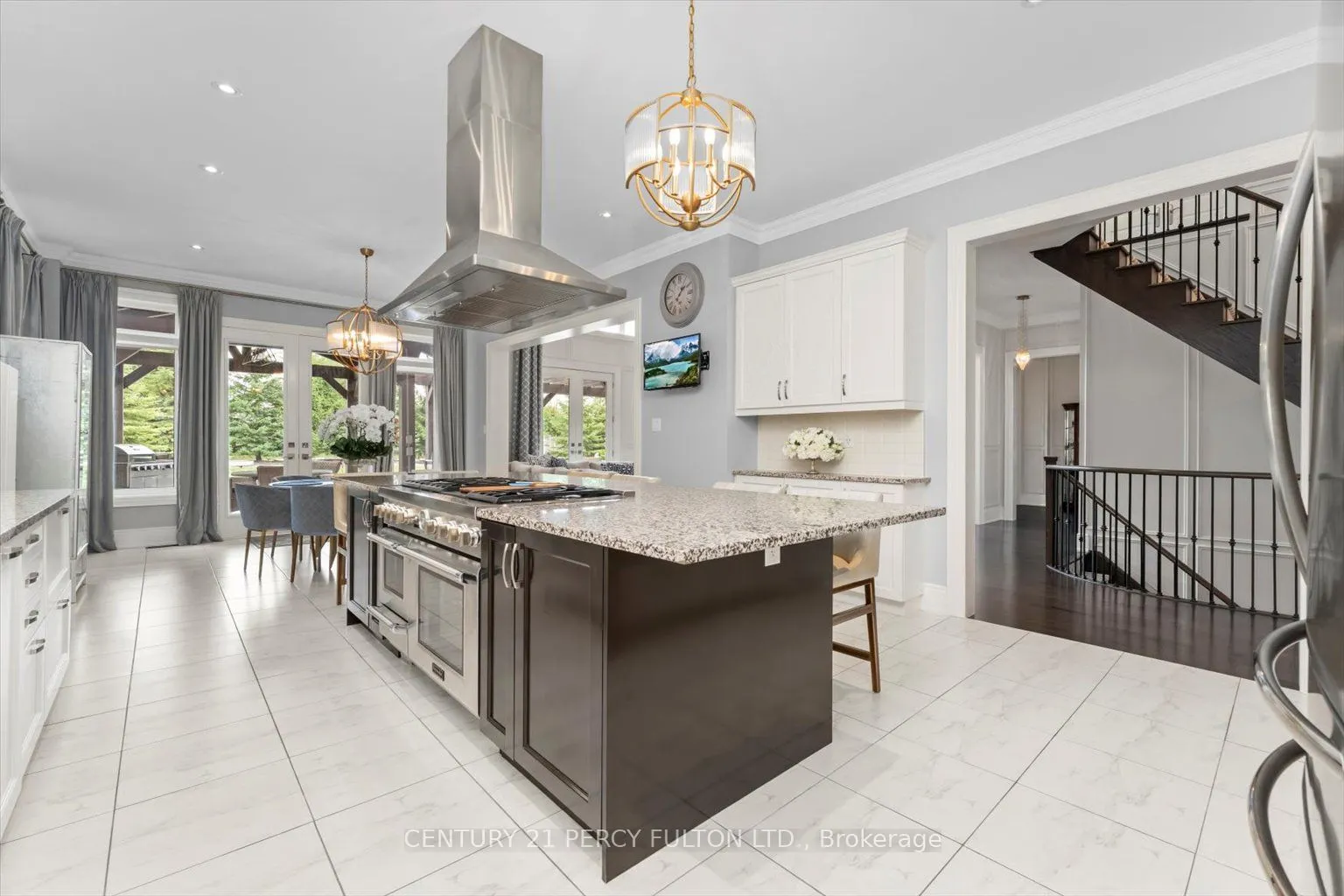 13 Country Club Crescent