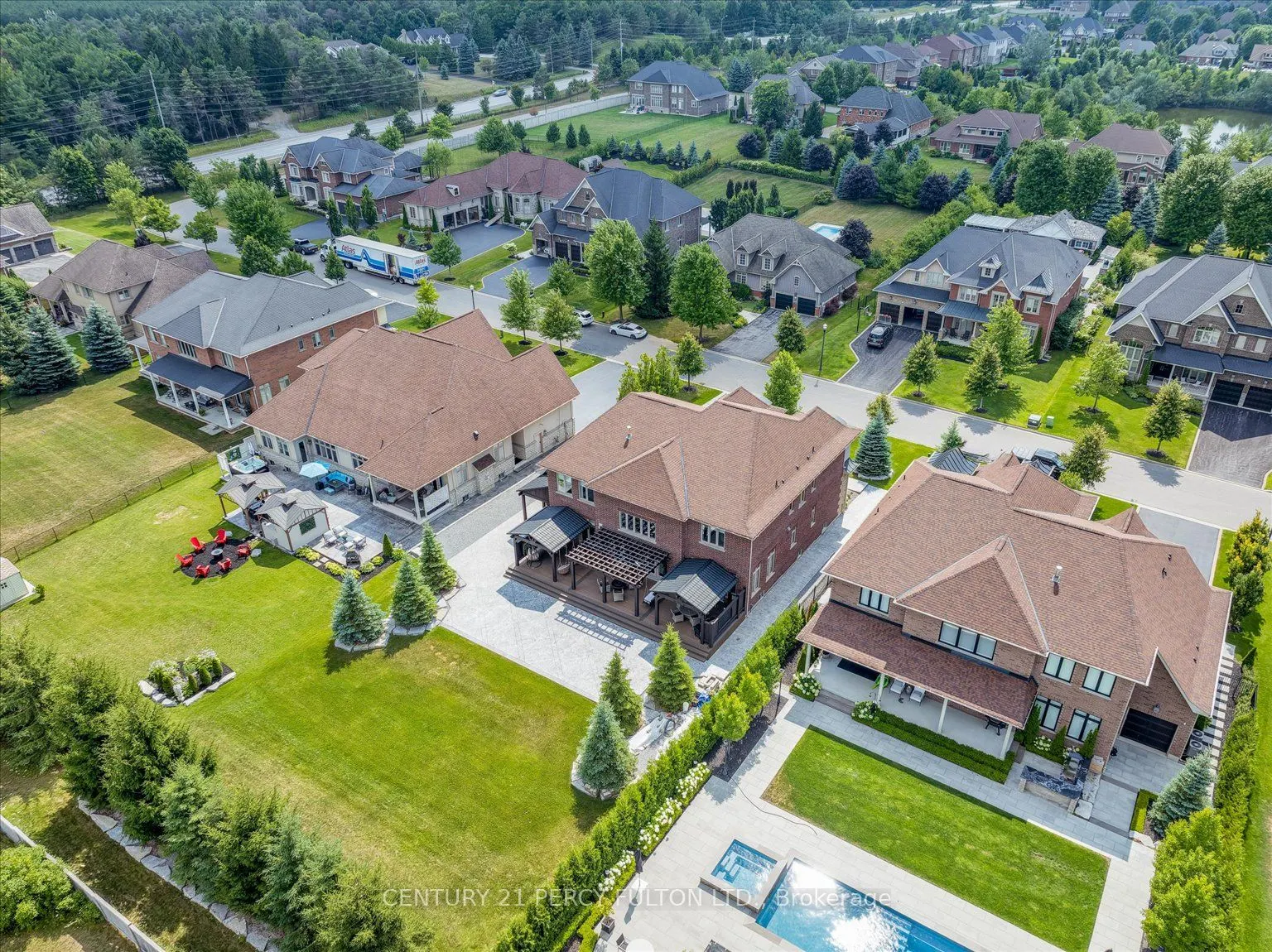 13 Country Club Crescent