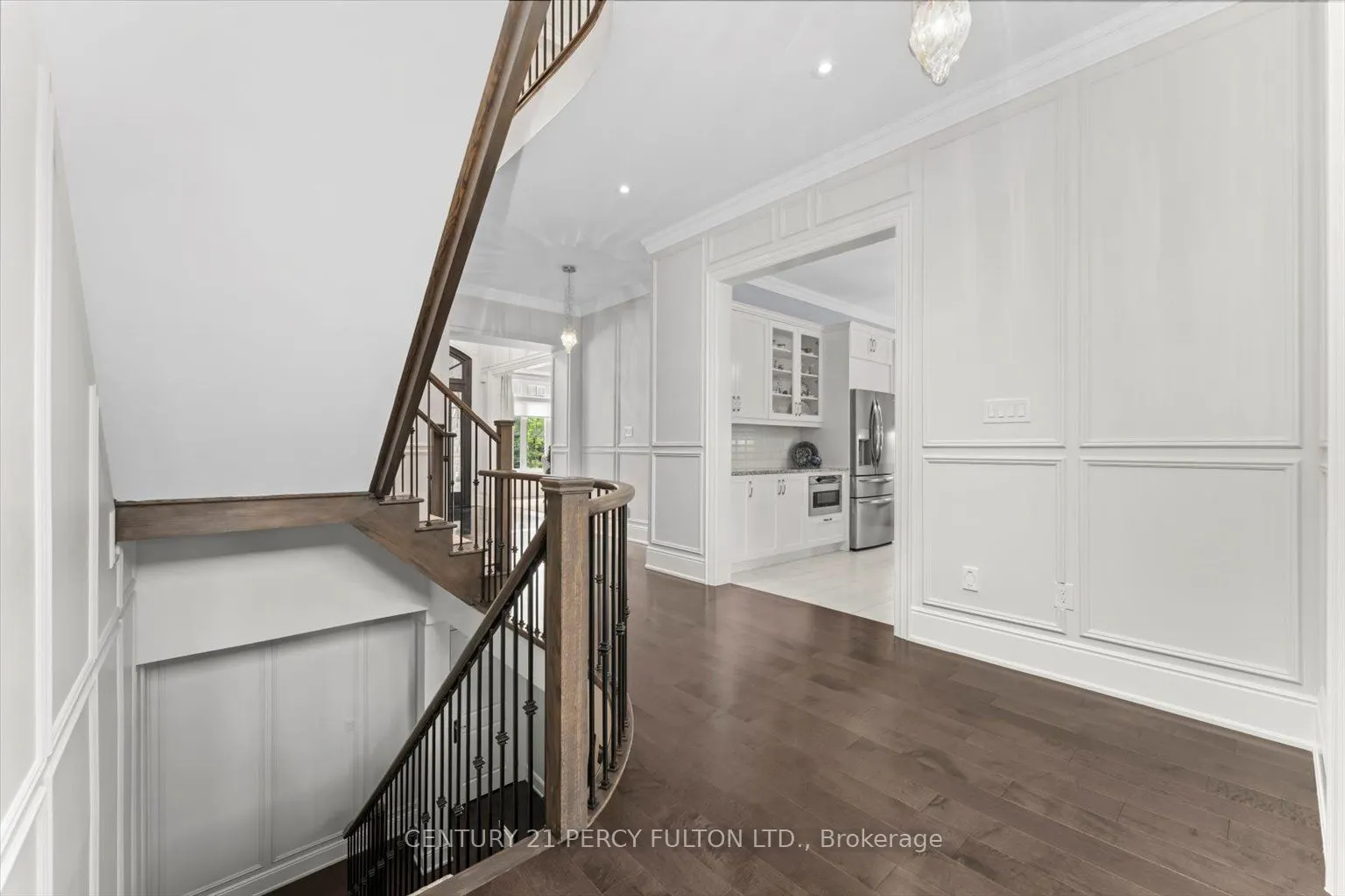 13 Country Club Crescent