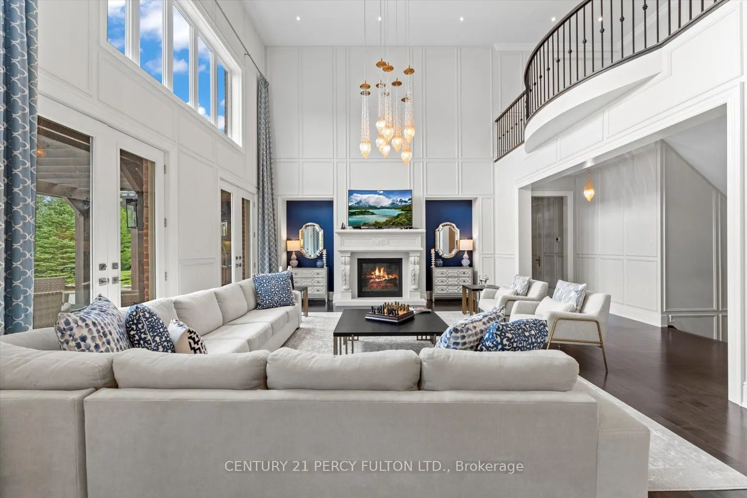 13 Country Club Crescent