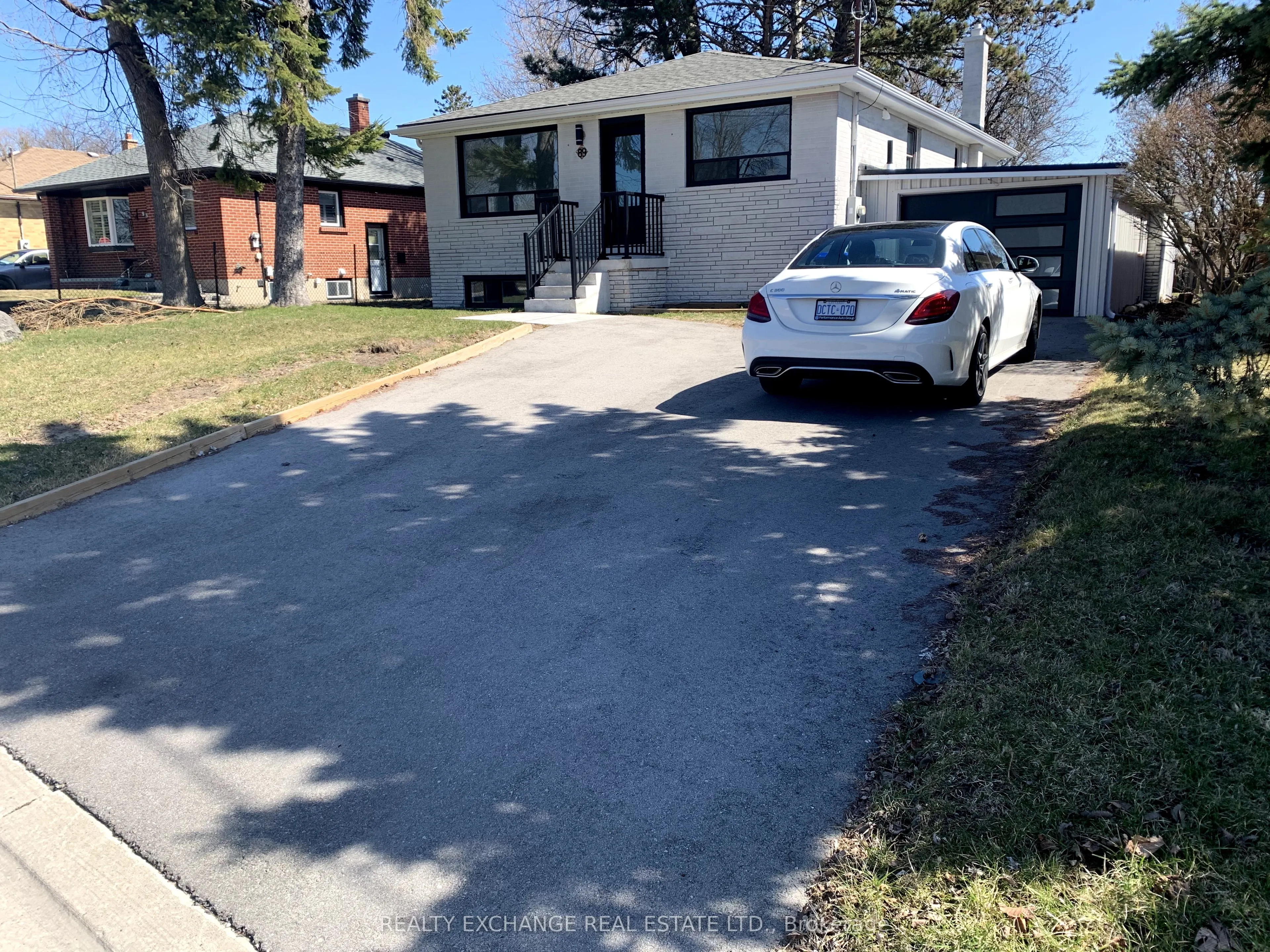 89 Thornton Avenue, #Upper