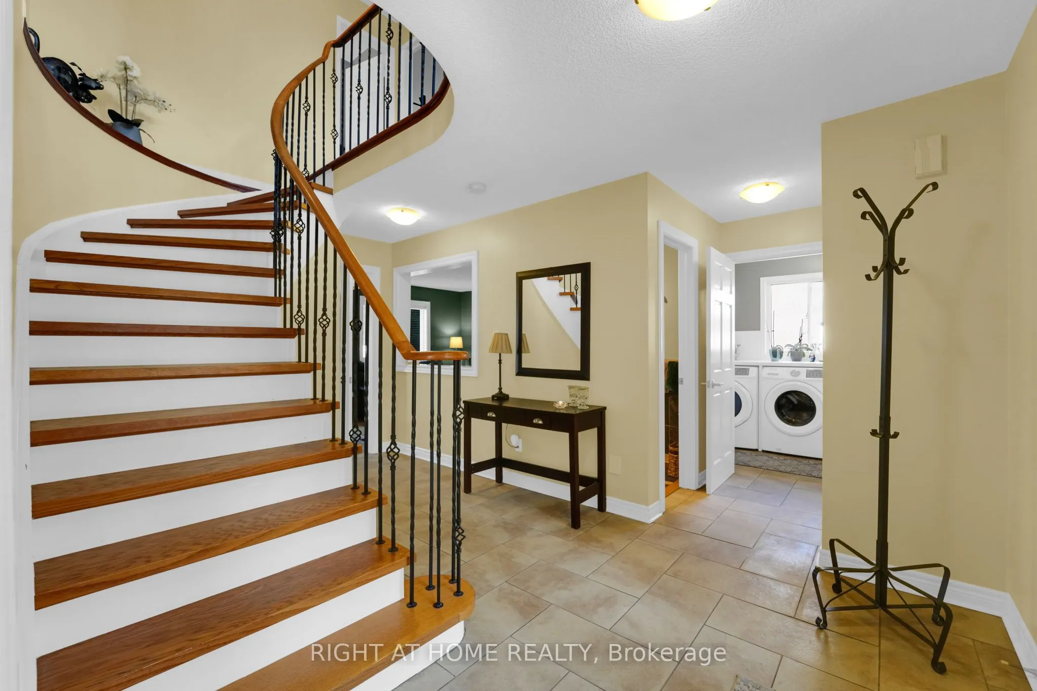 304 Rhodes Circle