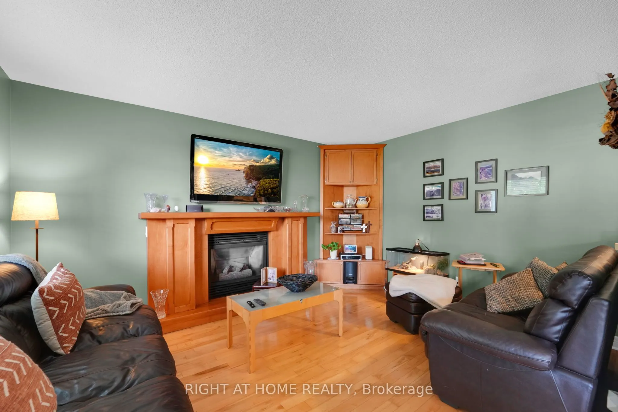 304 Rhodes Circle